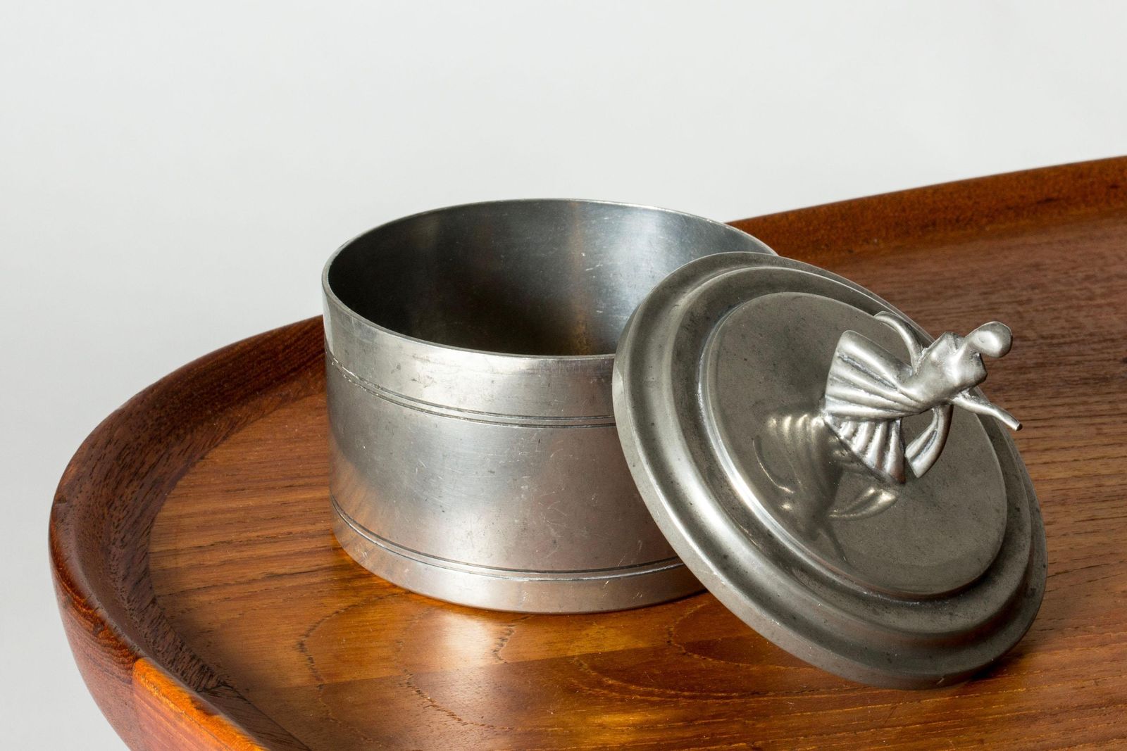 Mid-century tinnen pot van Ystad Metall photo 327.0