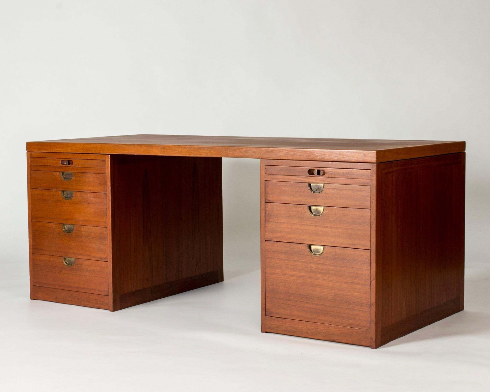 Teakhouten bureau van Børge Mogensen, Scandinavisch Modern, Denemarken, ca. jaren 1950 photo Meubels