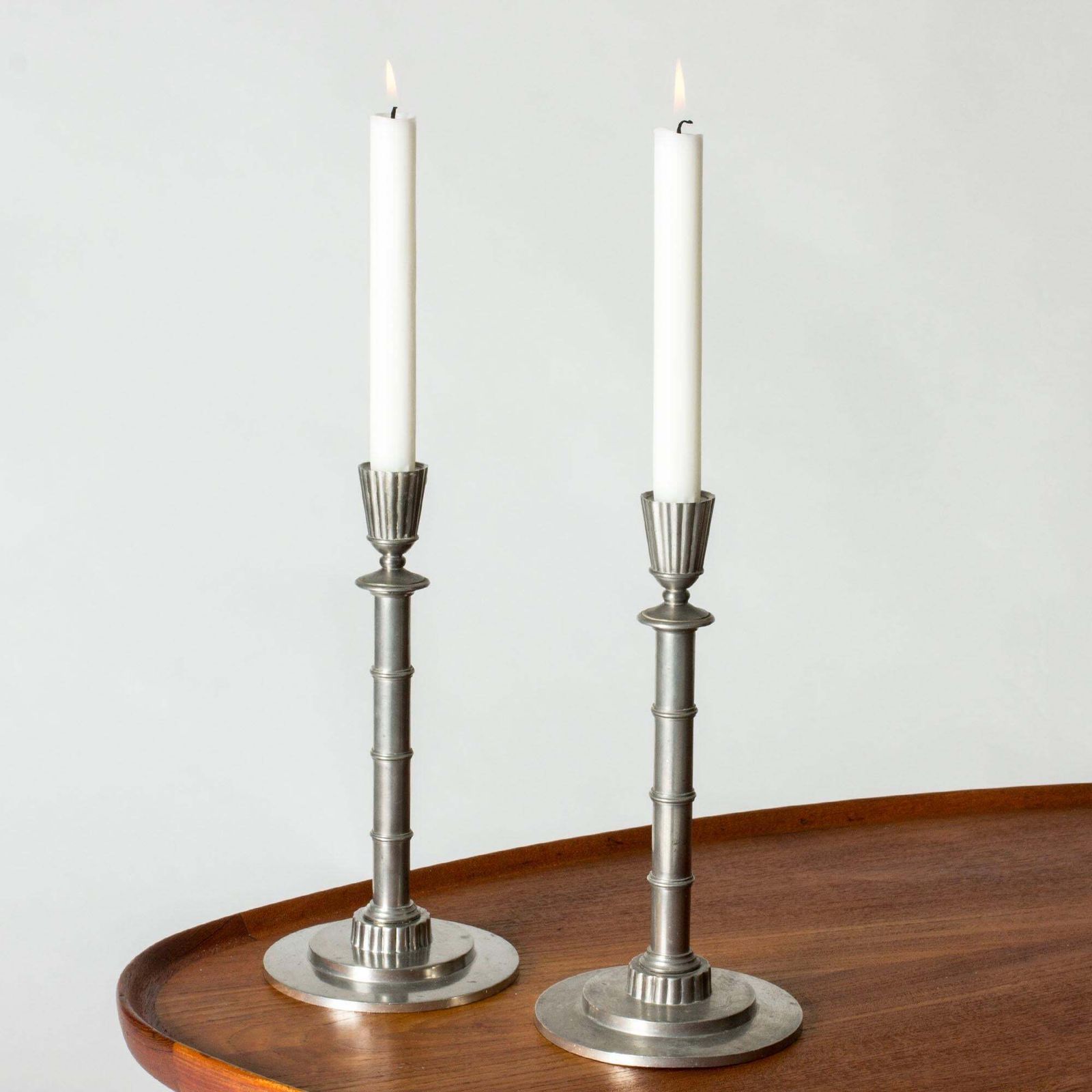 Bougeoirs modernistes en étain par Erik Flemming, Suède, 1930 photo for sale