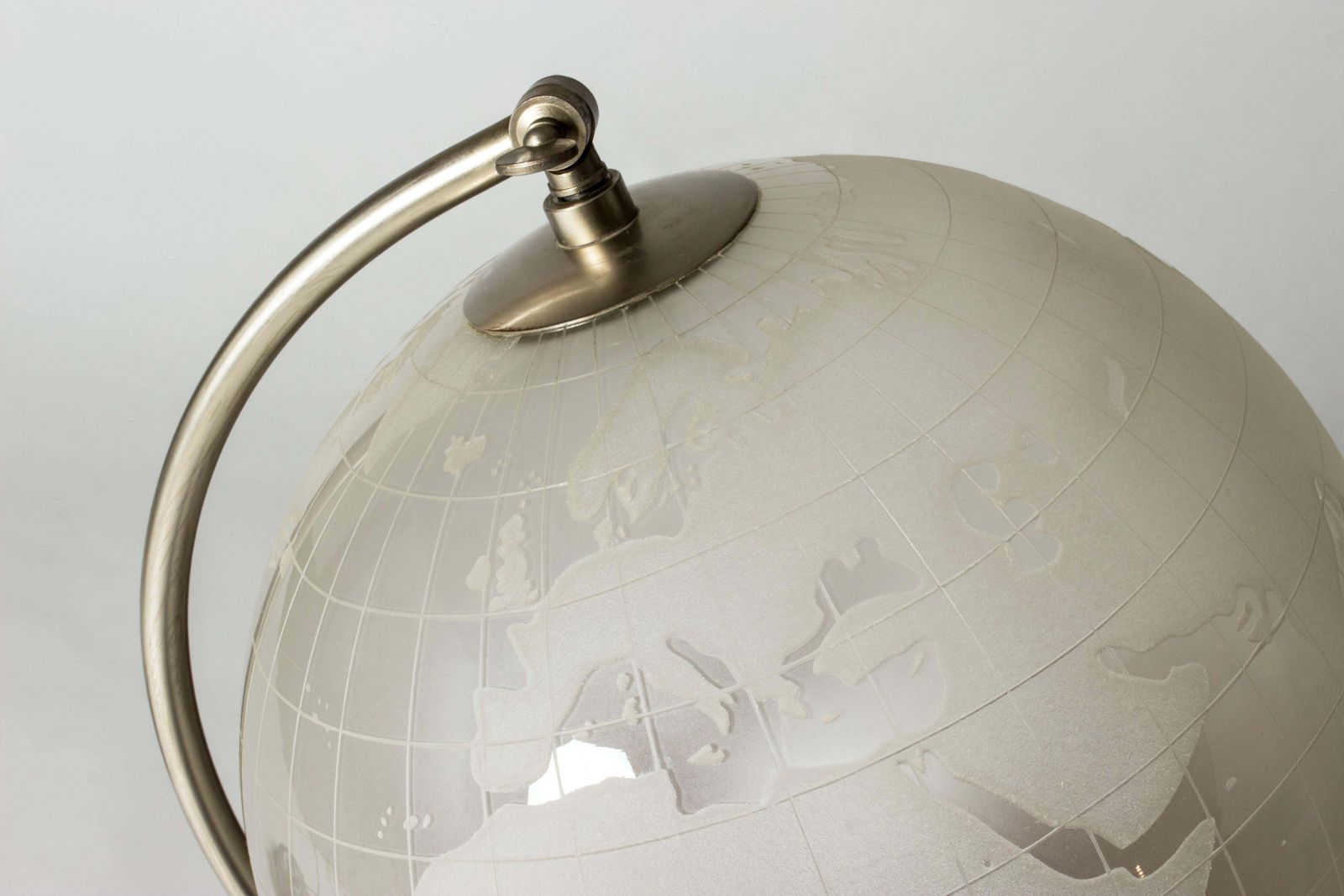 Lampe de table globe vintage, Flygfors, Suède, années 1950 photo vintage