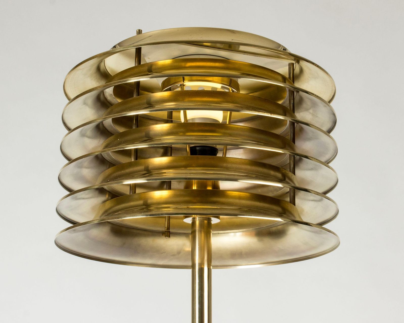 Finse Mid-Century Modern messing vloerlamp van Kai Ruokonen voor Orno, jaren 1970 photo for sale
