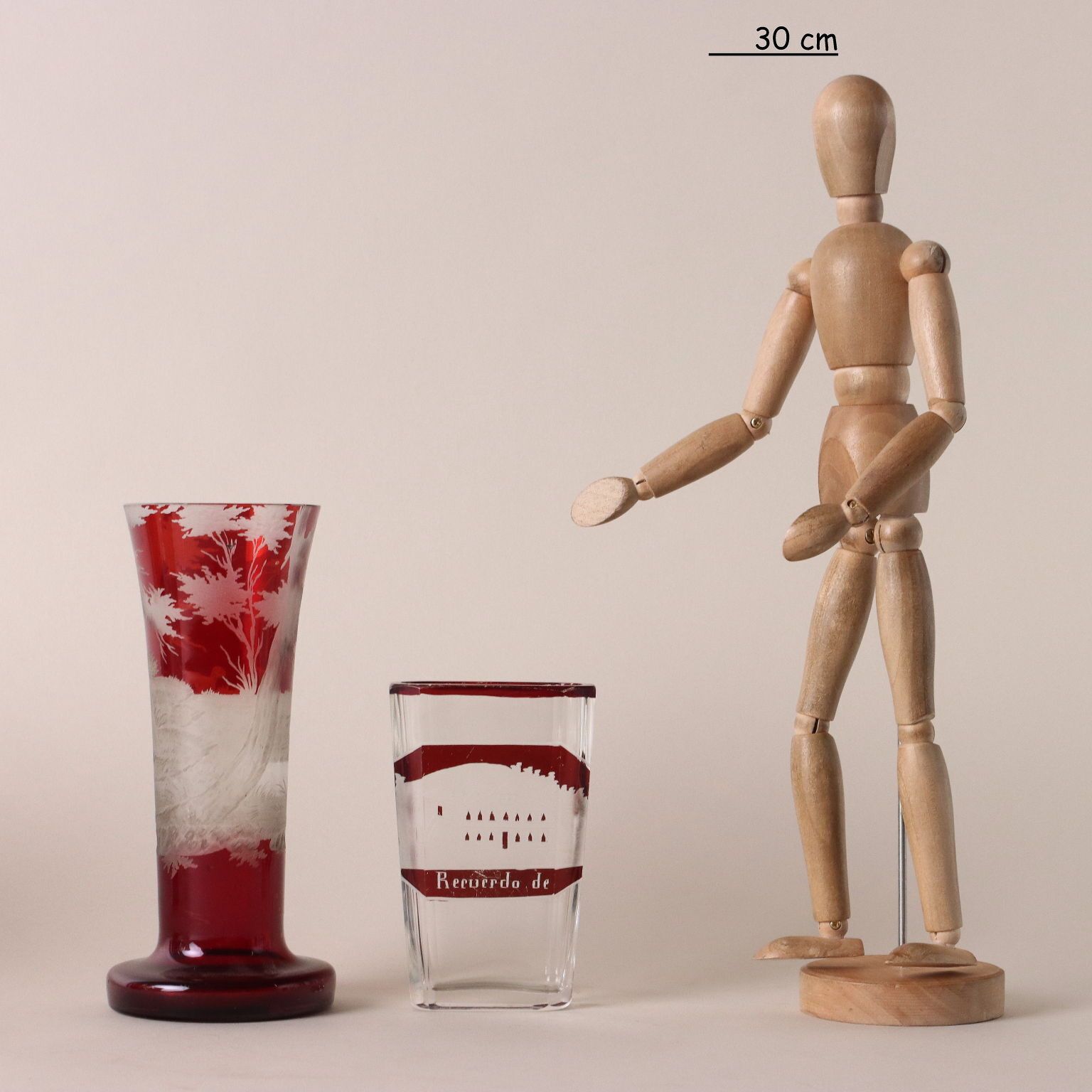 Groep antieke glazen, gekleurd glas, diverse fabrikanten photo furniture