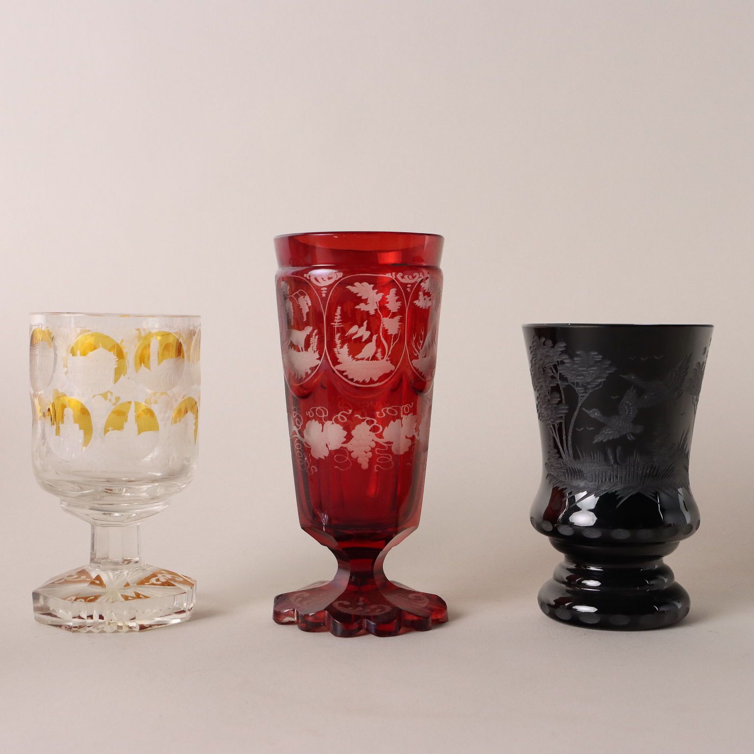 Groep antieke glazen, gekleurd glas, diverse fabrikanten photo for sale