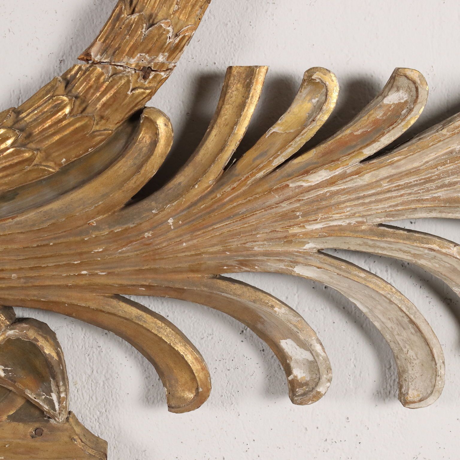 Frise de dessus-de-porte d'époque en bois sculpté et doré, Italie, XIXe siècle photo vintage