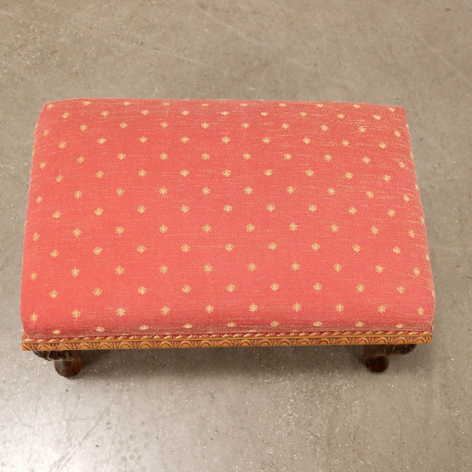 photo for sale Fauteuil d'époque en noyer et tissu avec repose-pieds, XIXe siècle