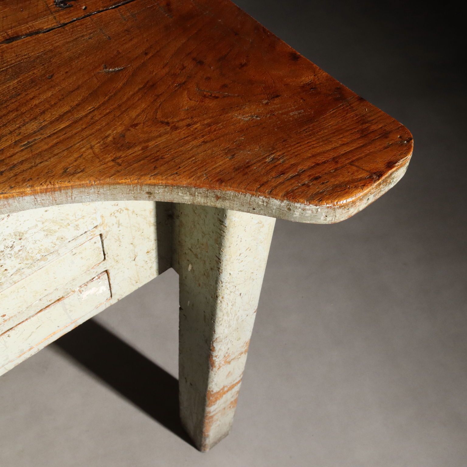 Industriële tafel, spar en iep, design Italië, 20e eeuw photo vintage