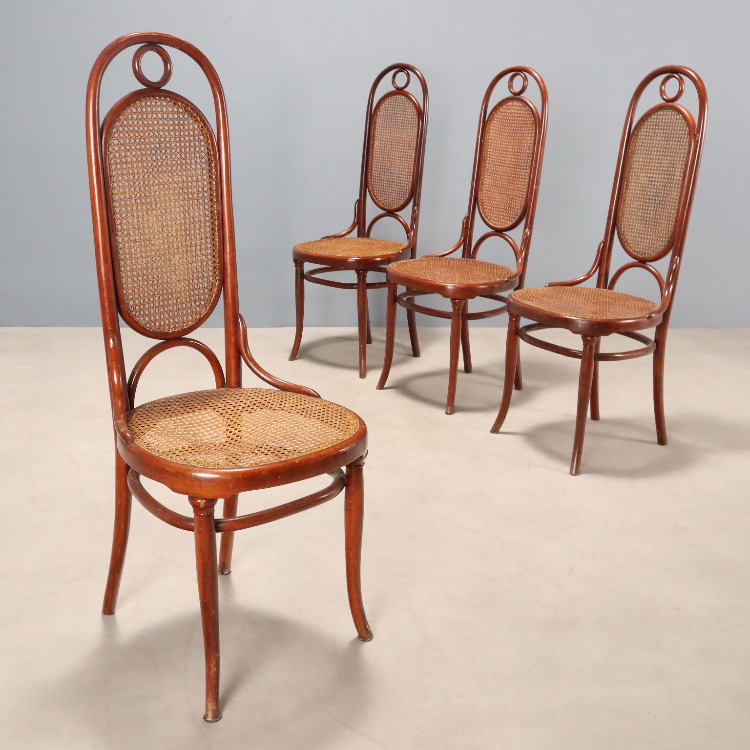 Thonet stoelen in gebogen beukenhout, Wenen, begin 20e eeuw