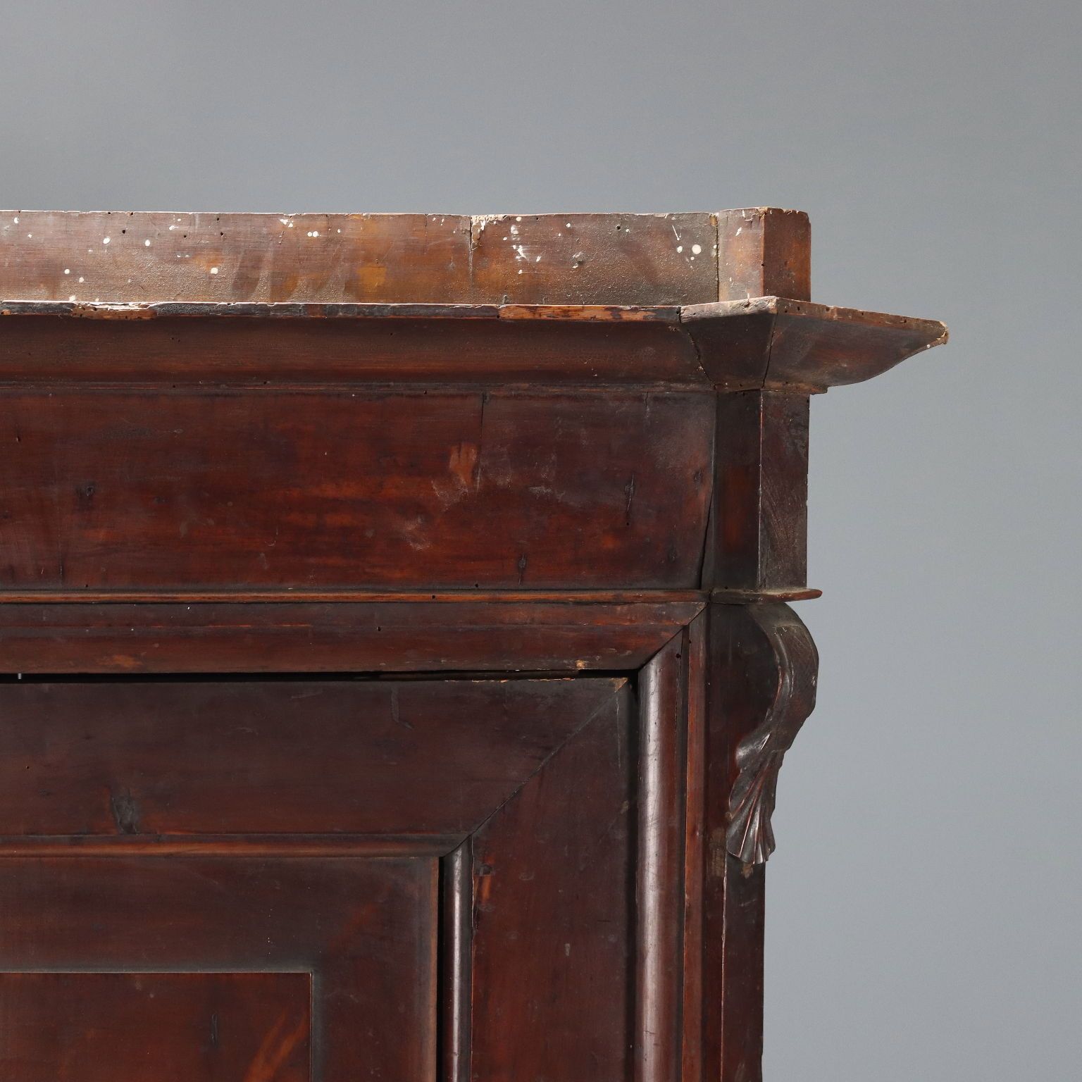 Armoire d'époque en noyer et peuplier, Italie, XVIIIe siècle photo vinterior