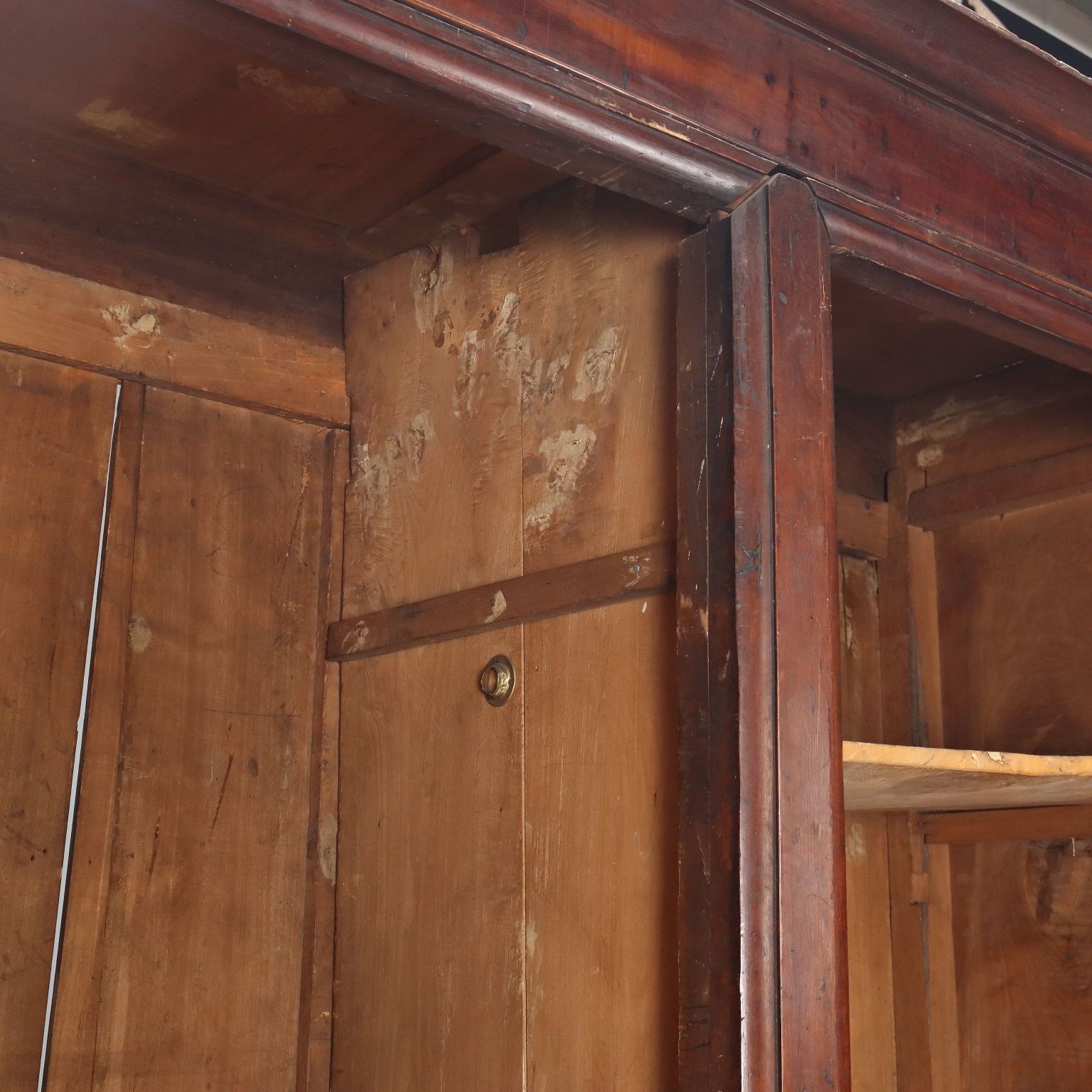 Armoire d'époque en noyer et peuplier, Italie, XVIIIe siècle photo vintage