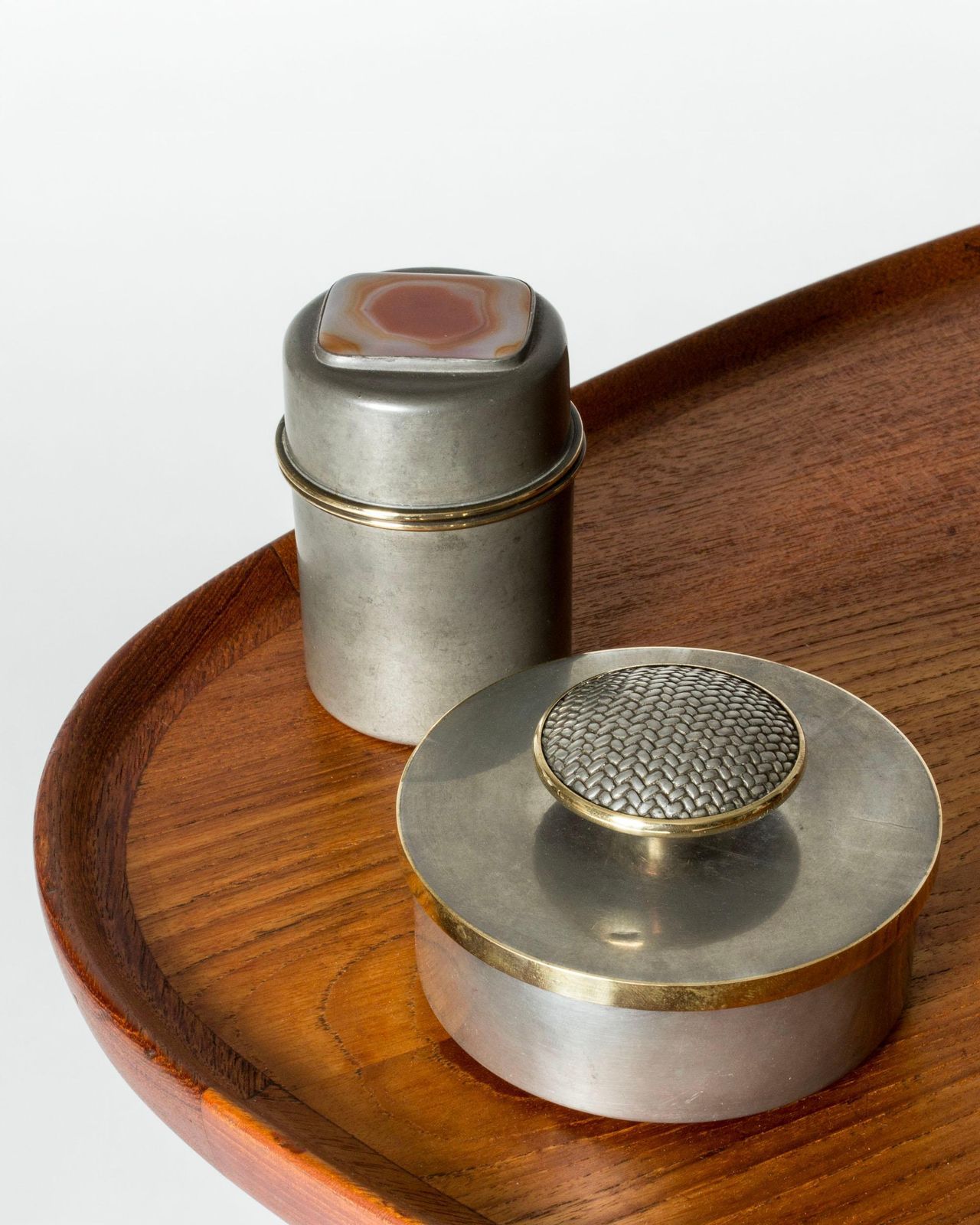 Mid-century Scandinavisch tinnen pot van Estrid Ericson, Svenskt Tenn, Zweden, 1954 photo vinterior