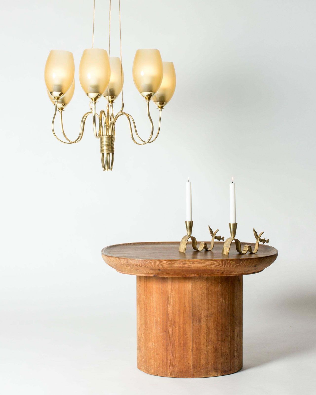 photo furniture Lustre moderniste vintage par Paavo Tynell, Finlande, Taito Oy, années 1940
