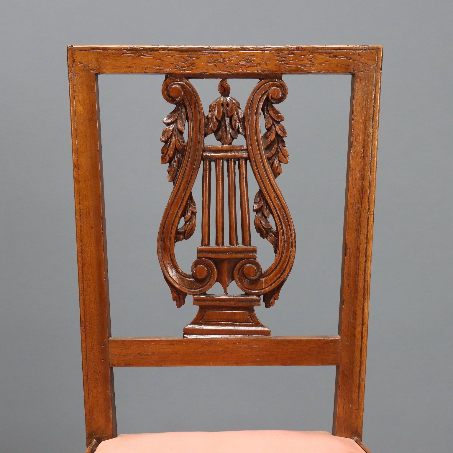 18e-eeuwse neoklassieke stoelen in walnoot photo Bouwonderdelen