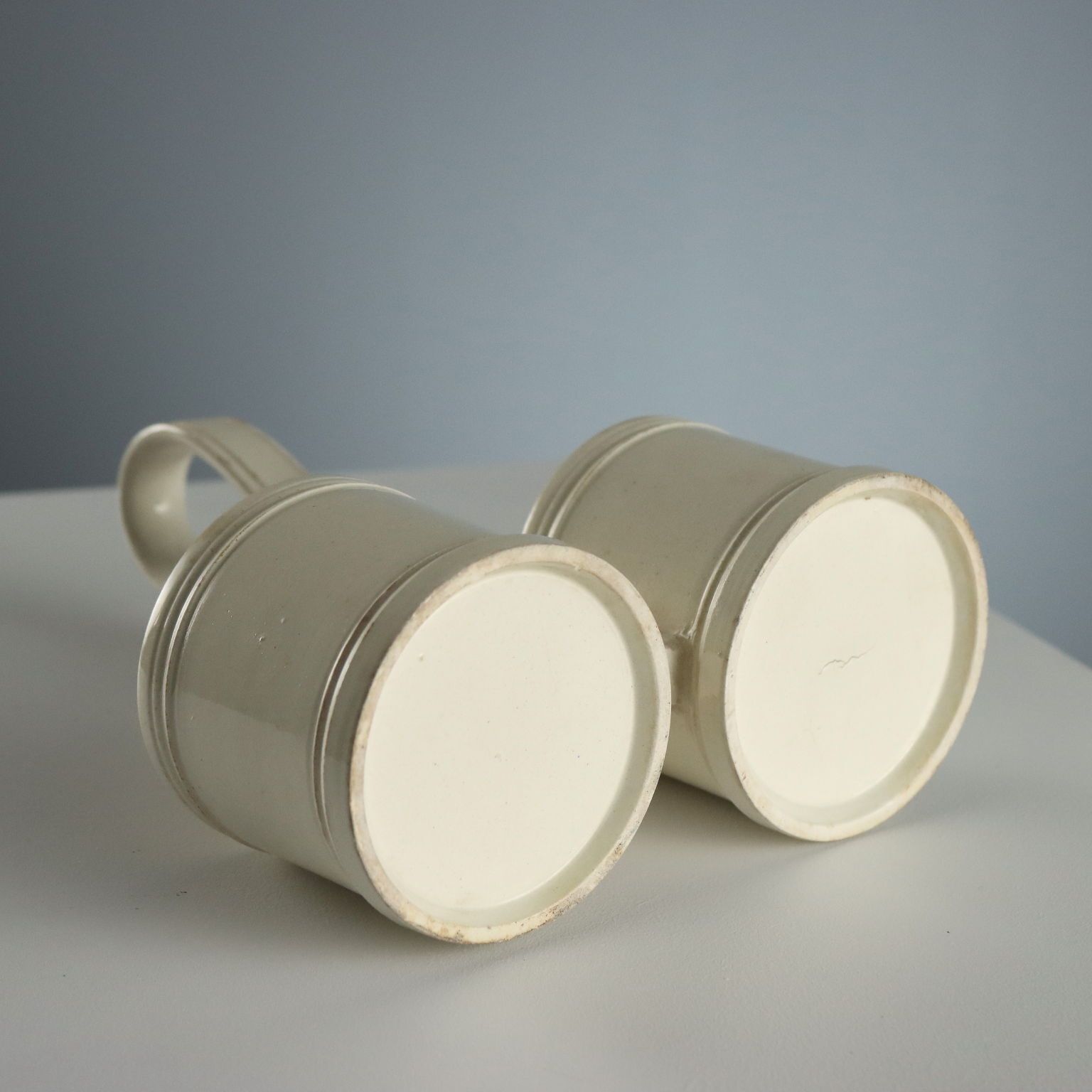 Porte-bouteilles d'époque en faïence, Italie, milieu du XIXe siècle photo buy