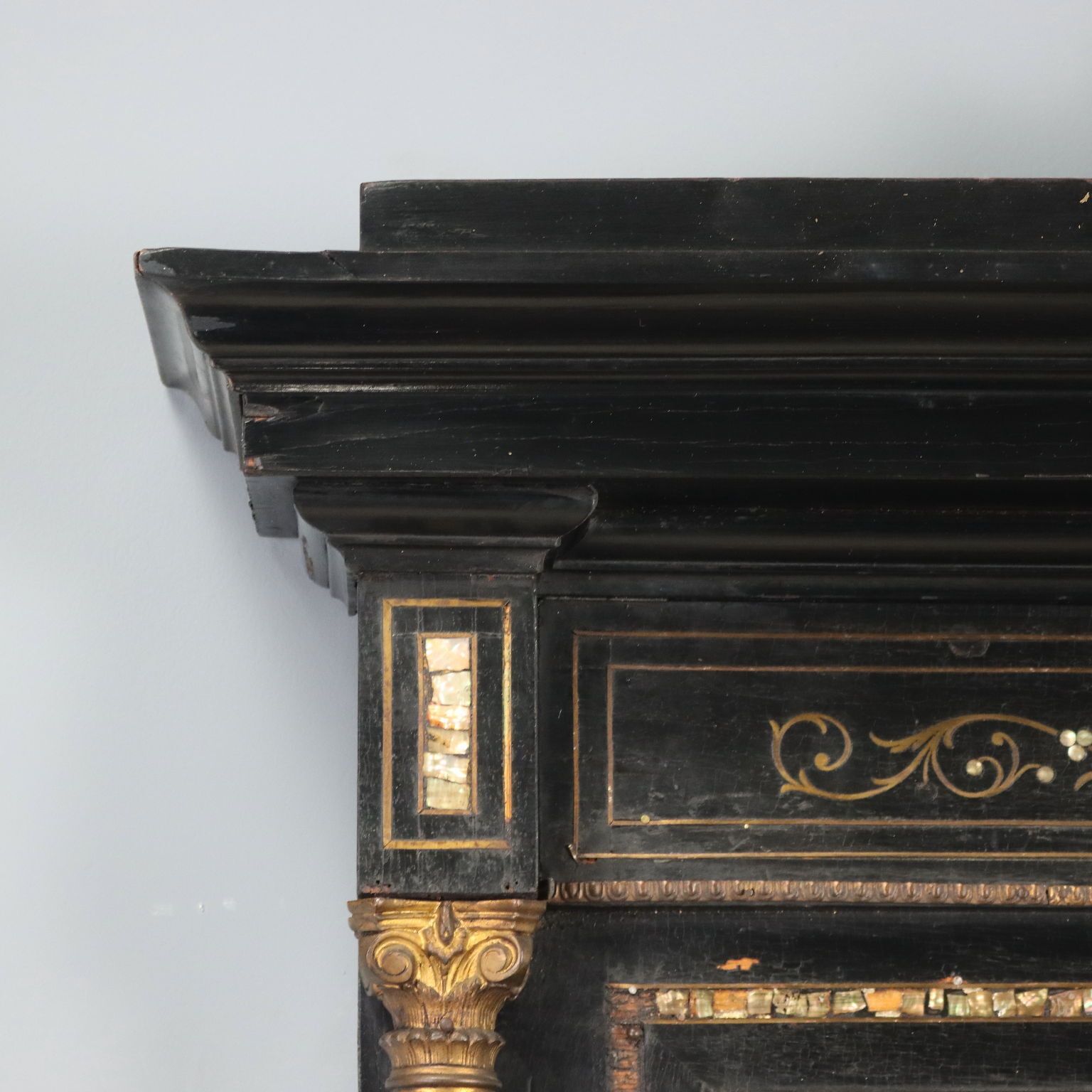 Miroir d'époque en bois ébénisé Inalys, Italie, XIXe siècle photo Décoration