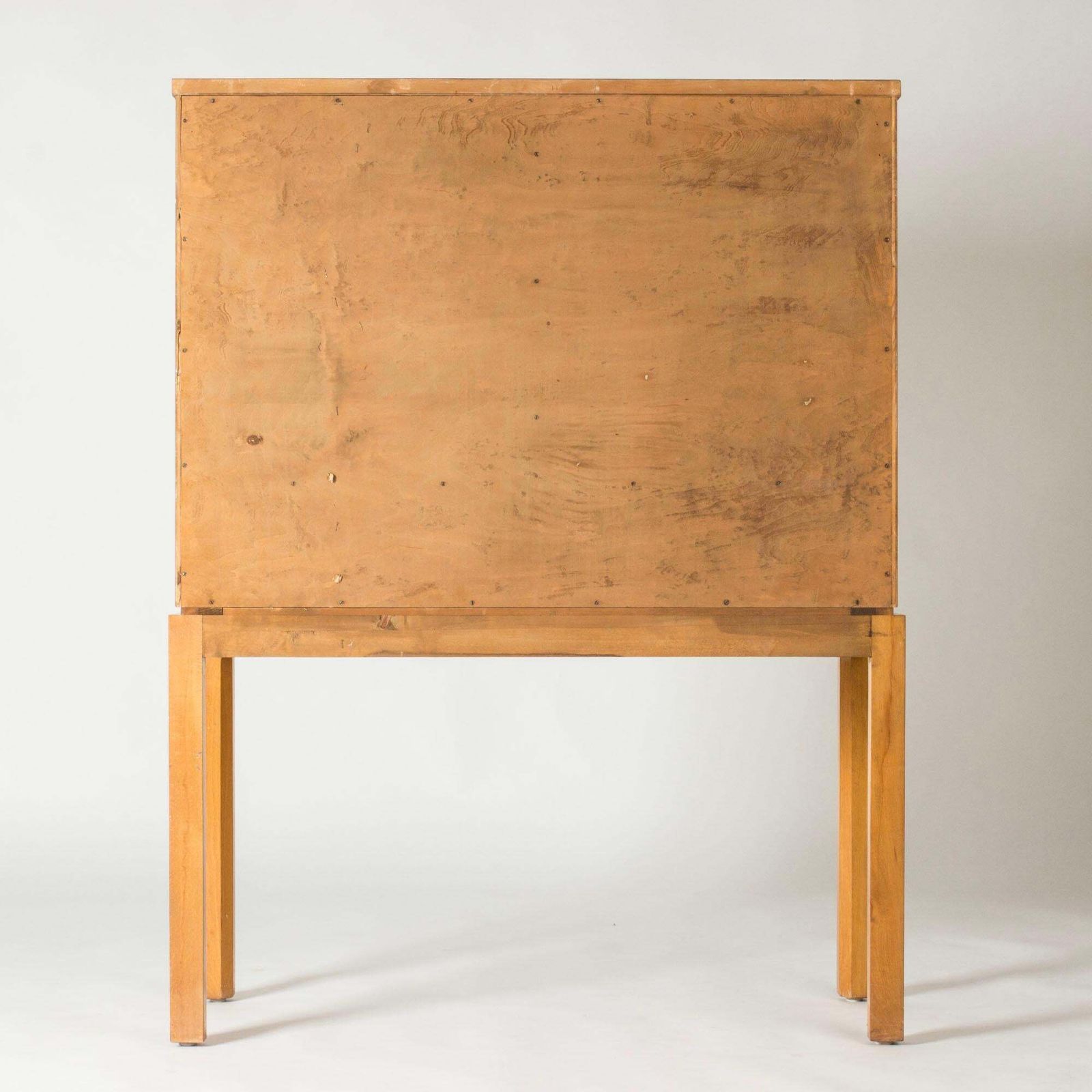 photo furniture Mid-Century Modern Cabinet van Erik Matsson, Mjölby Intarsia, Zweden, jaren 1940