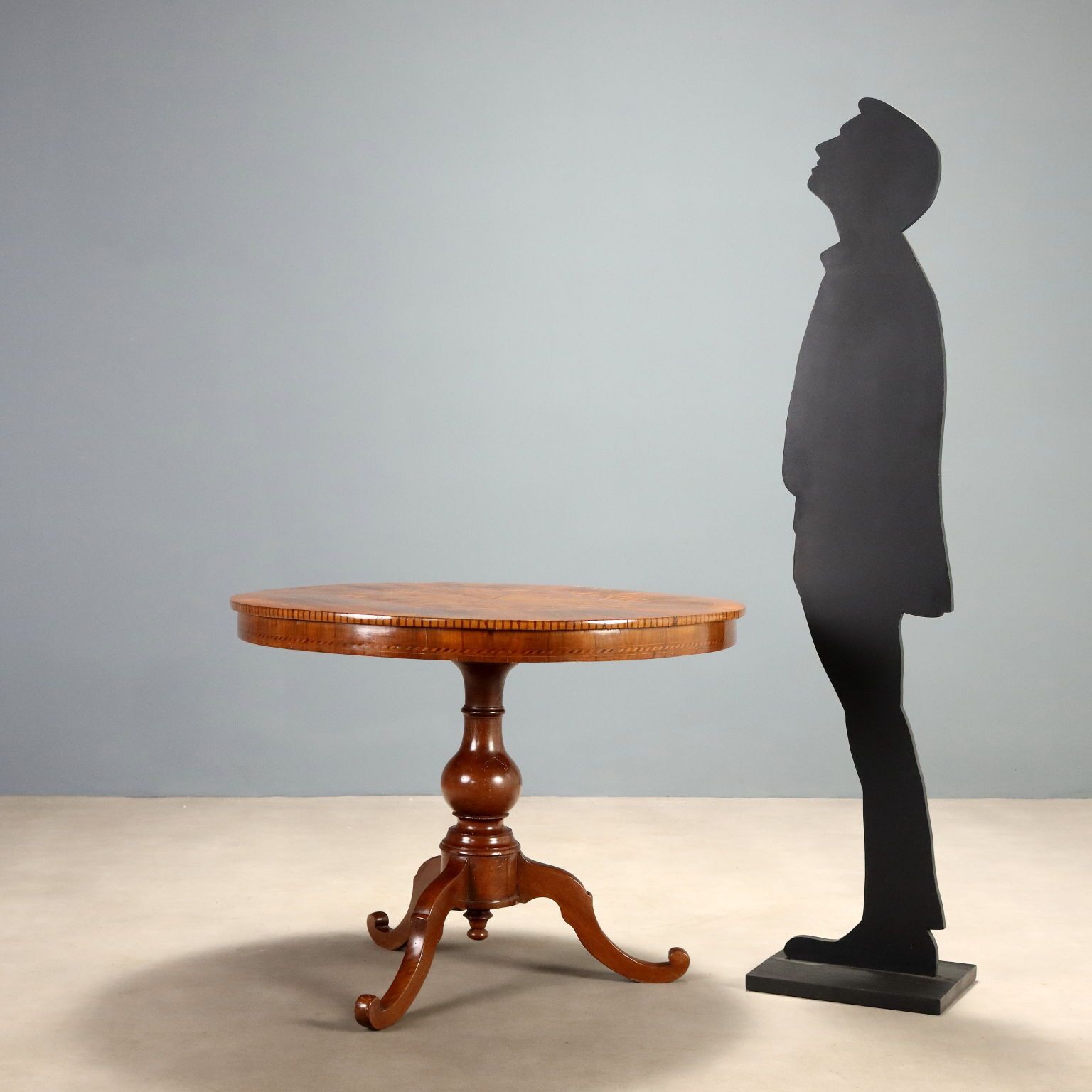 Table d'époque à marqueterie géométrique Emiliano photo furniture