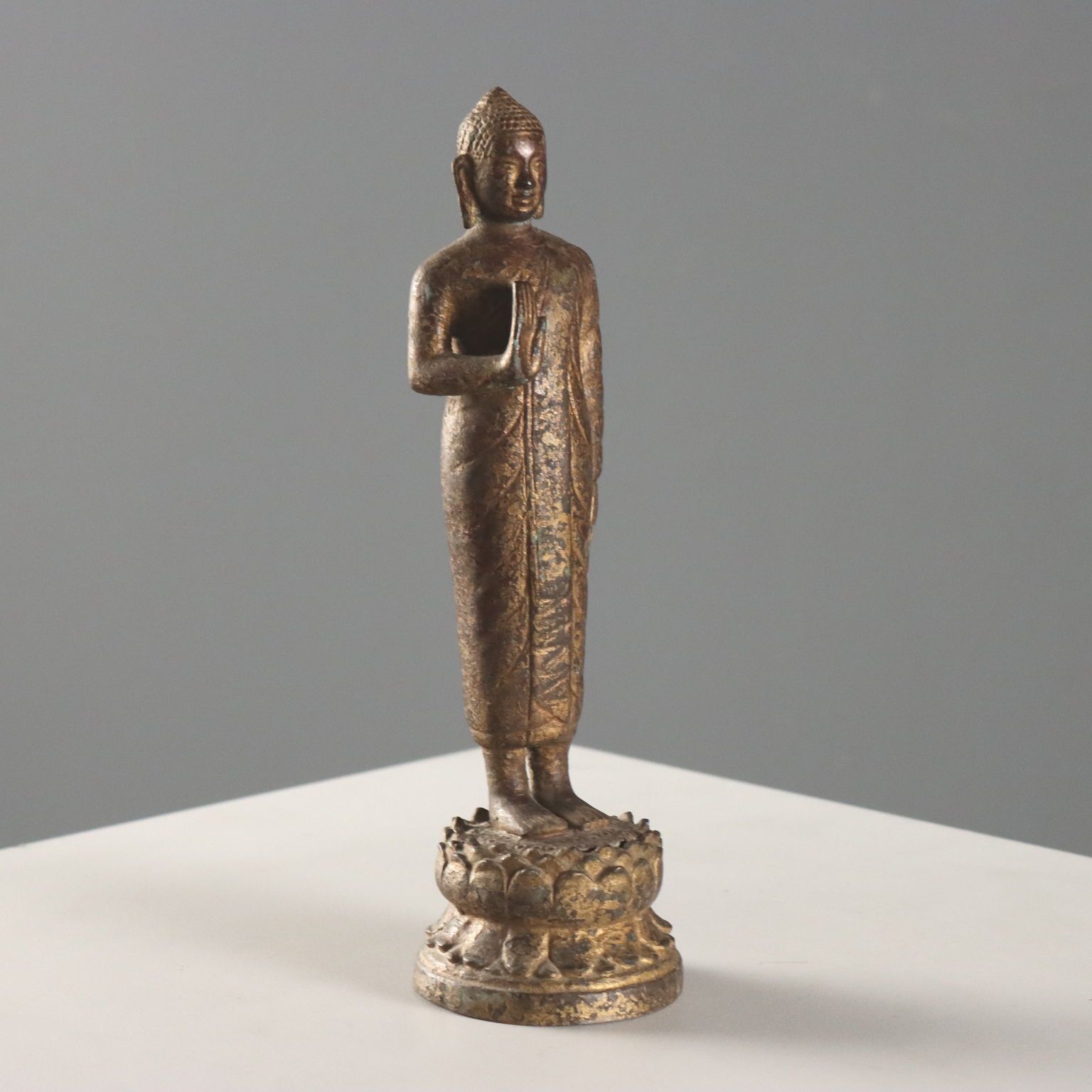 Statue de Bouddha en bronze