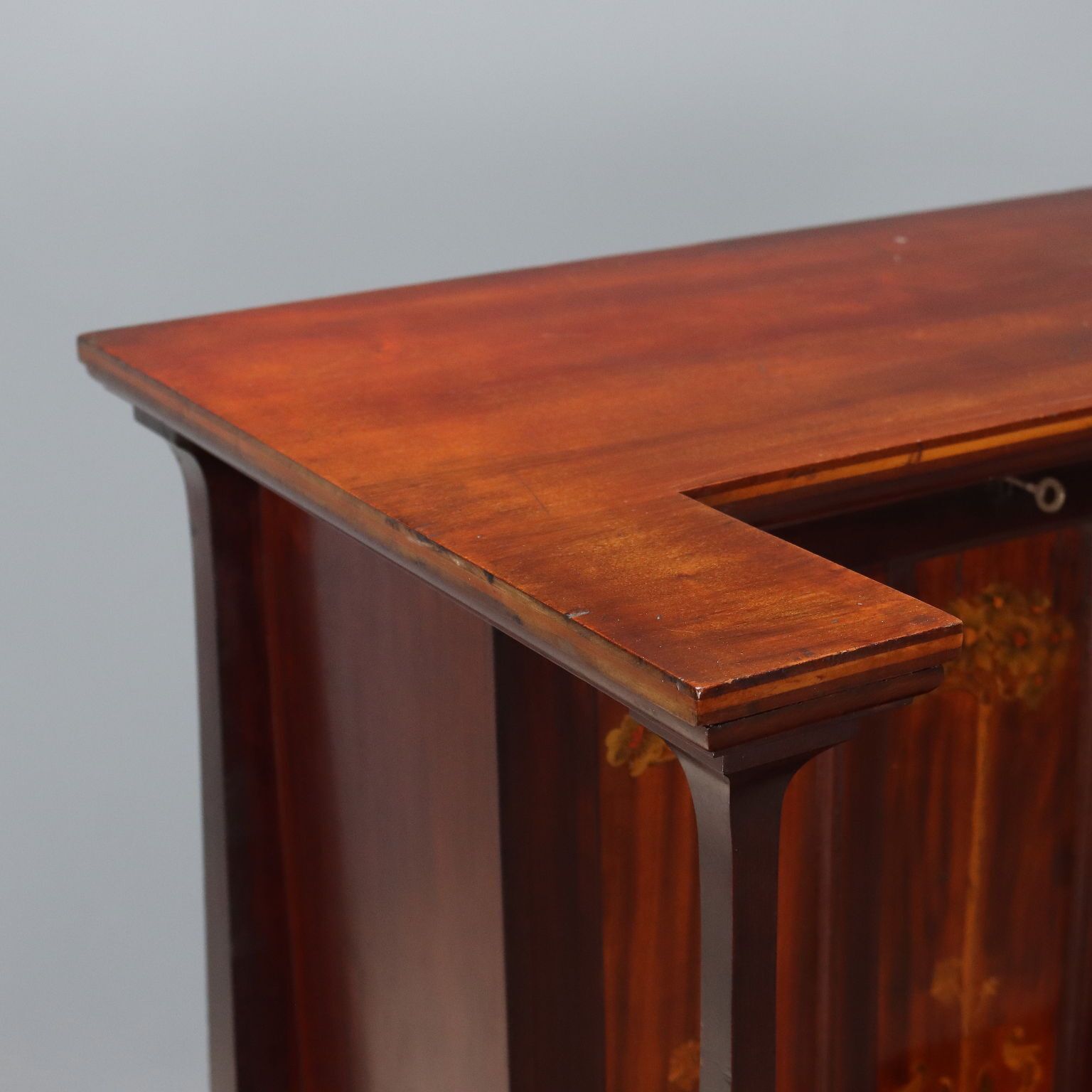 Arts And Crafts Bureau in Mahonie en Esdoorn photo Meubels