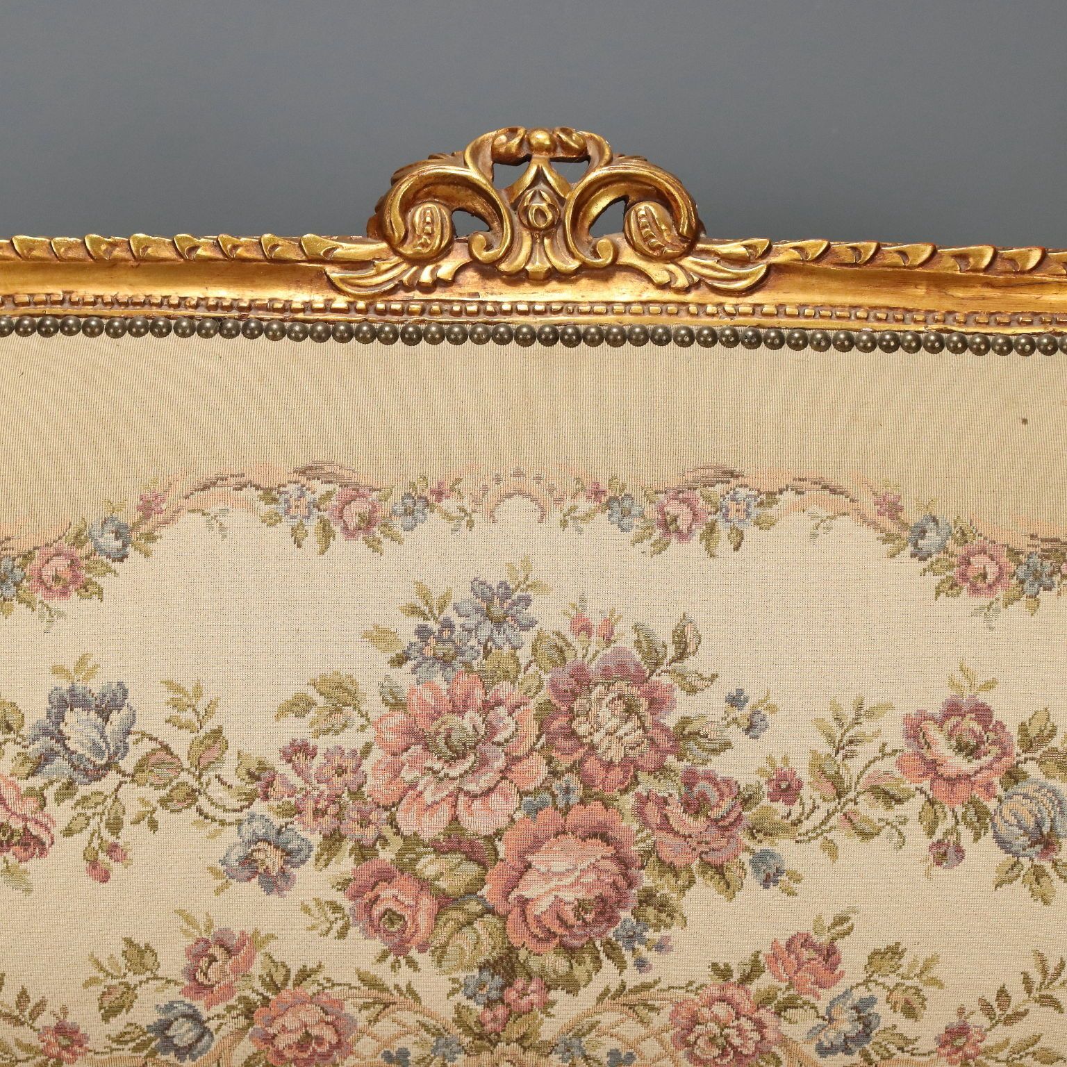 Neoclassicistische bank in verguld hout photo Meubels