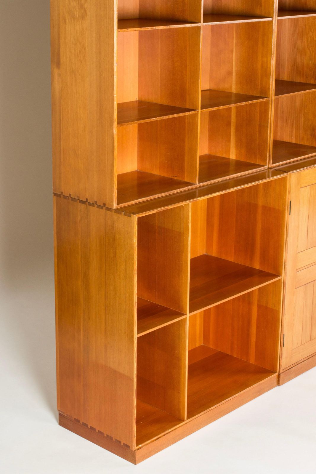 Modulaire Boekenkast In Oregon Pine Door Mogens Koch, Rud. Rasmussen, Denemarken, jaren 1950 photo vintage