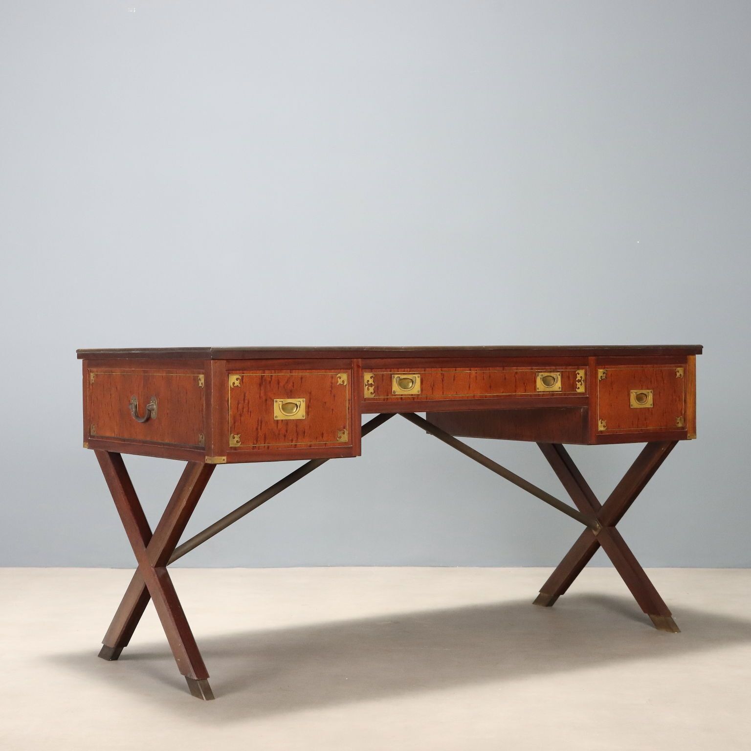 Meubels Mahonie Schrijftafel in Engelse Marinestijl photo
