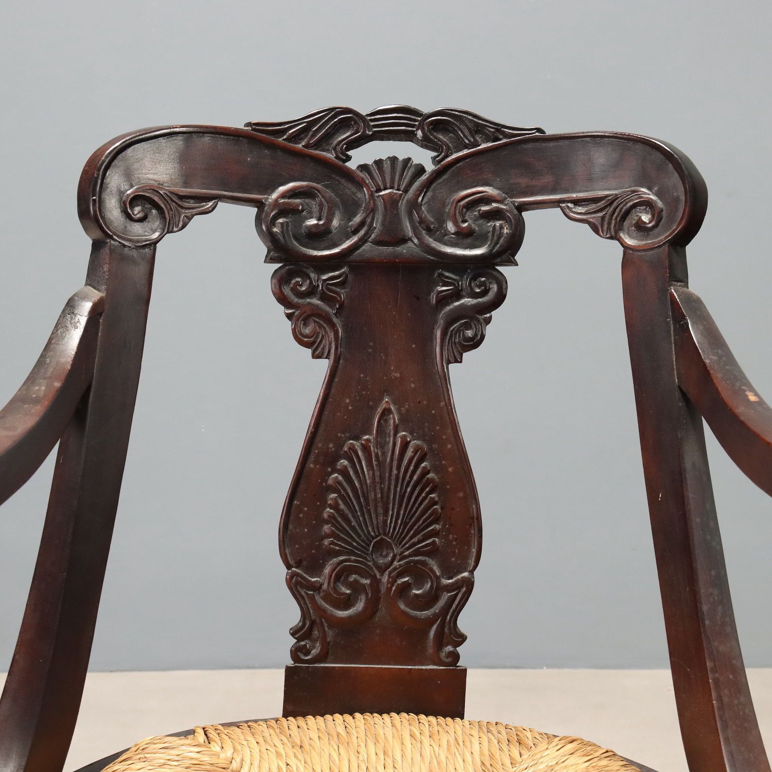 Fauteuil d'époque Restauration en noyer, Italie, XIXe siècle photo Mobilier