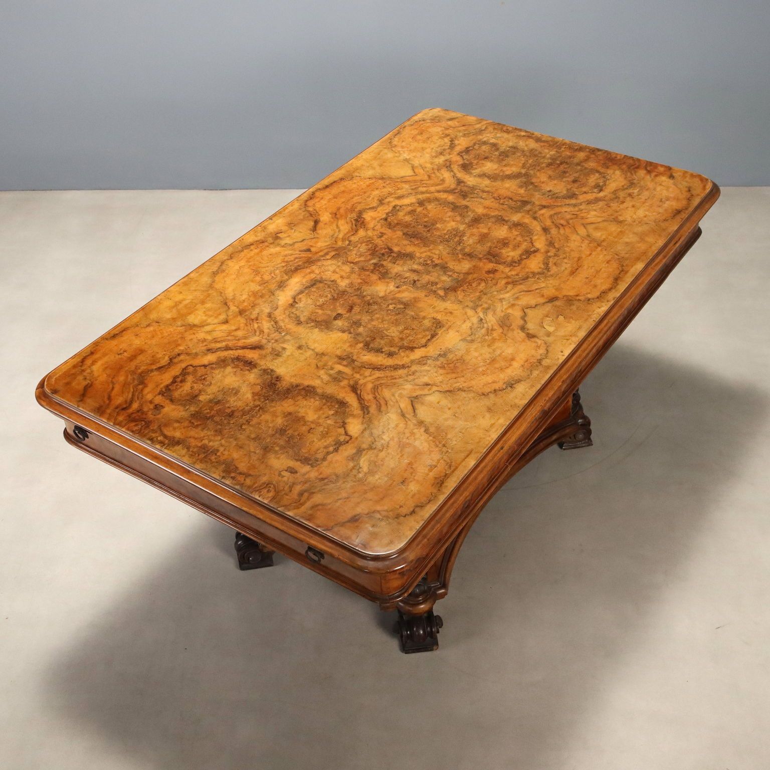 photo furniture Art Deco Walnut And Walnut Burl Table