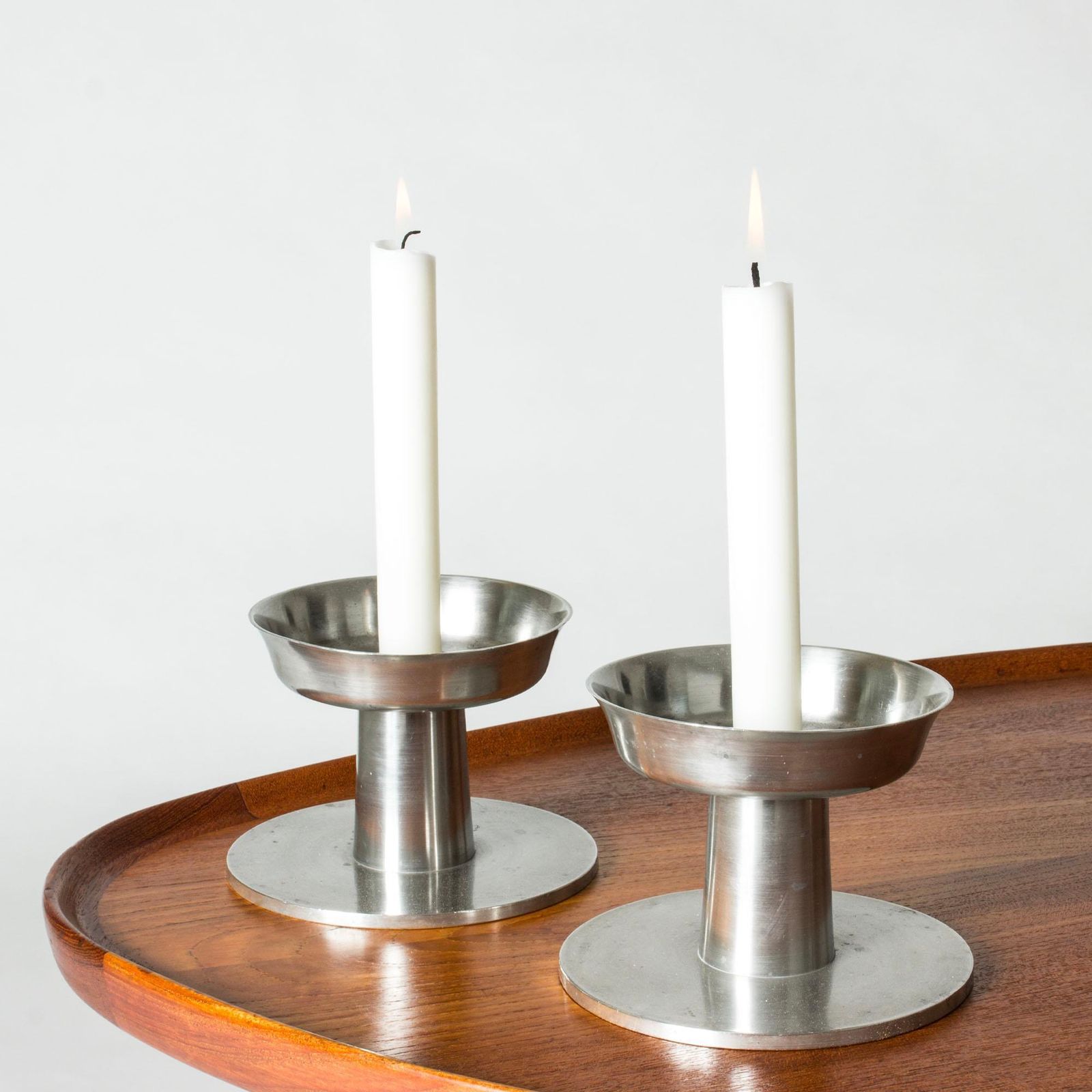 Modernistische tinnen kandelaars van Björn Trädgårdh, Svenskt Tenn, Zweden, 1930 photo for sale