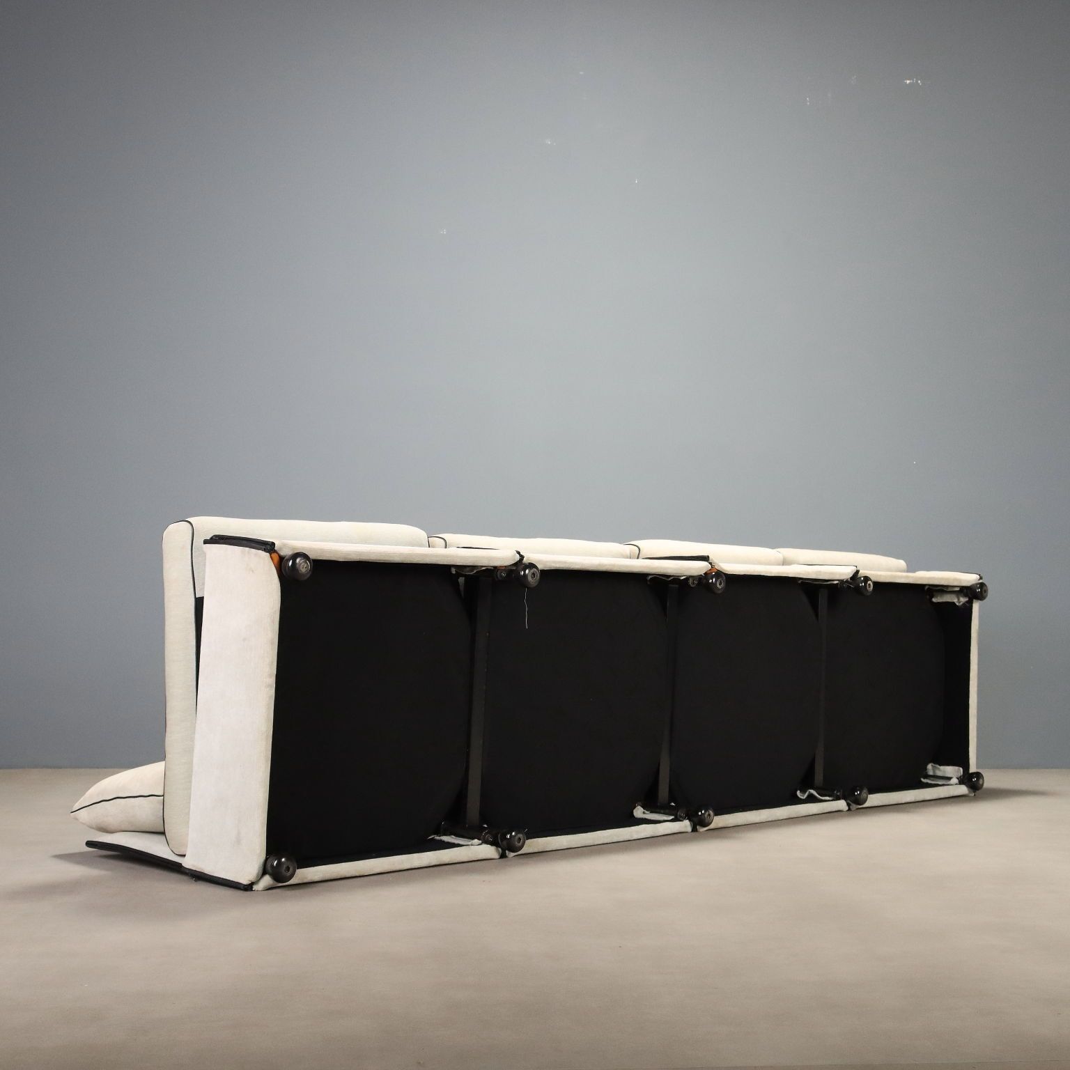 1130.0 Canapé Chair A Bank par Mario Bellini pour Cassina photo