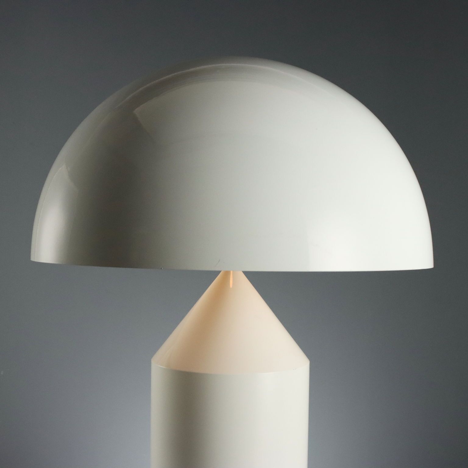 Atollo lamp van Vico Magistretti voor O Luce photo Verlichting