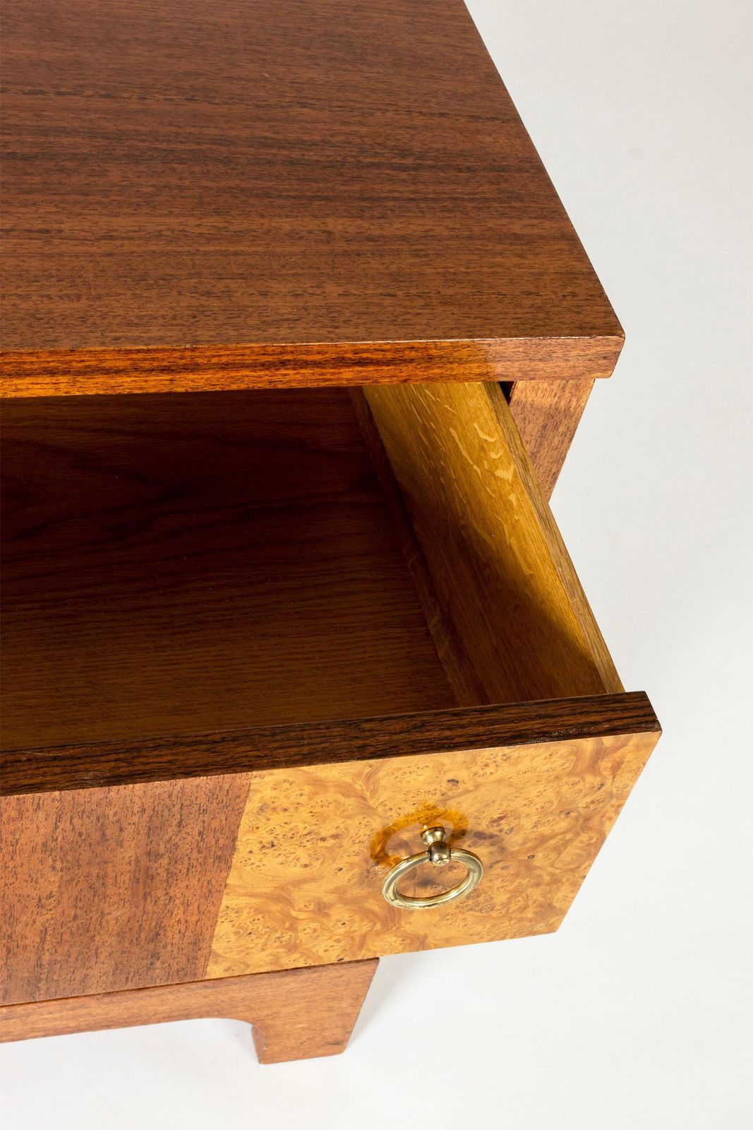photo furniture Commode mid-century « Tulip Rose » par Carl Malmsten, Suède, années 1930