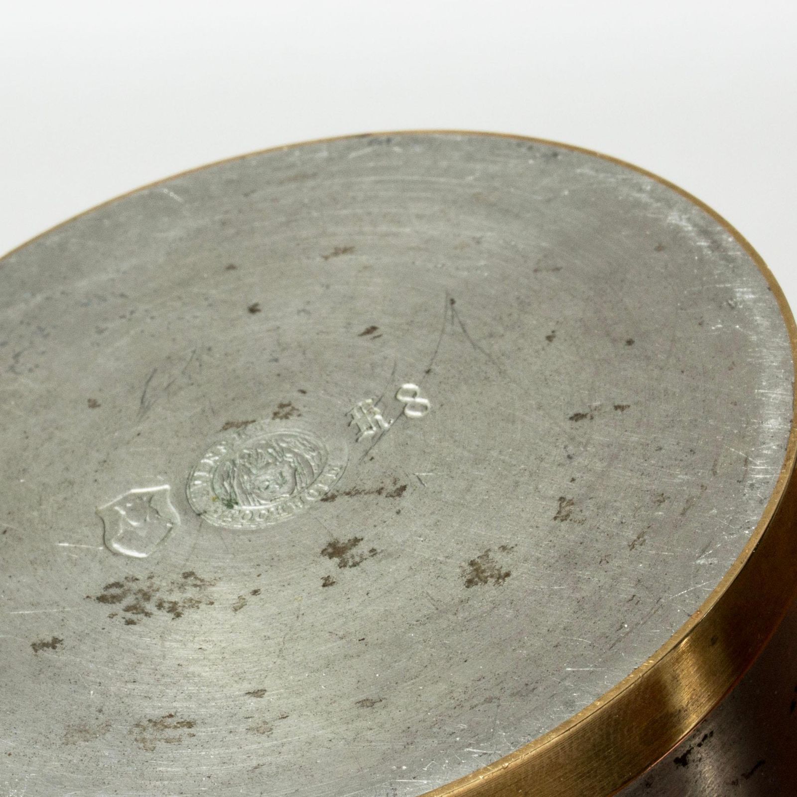 Pot en étain scandinave mid-century, Nils Fougstedt, Svenskt Tenn, Suède, 1936 photo 2553.0