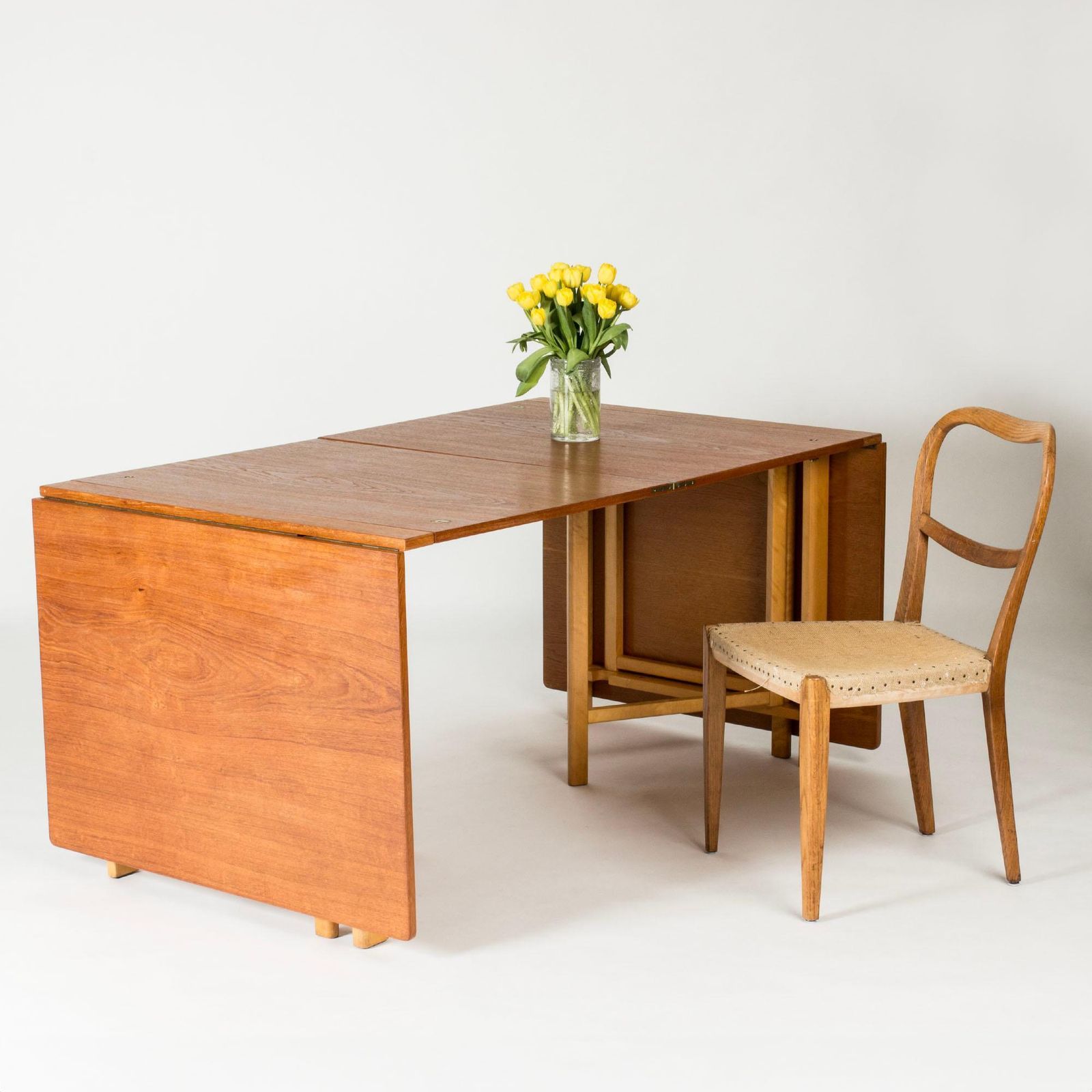 Maria eettafel van Bruno Mathsson, teak en beuk, jaren 1930, Zweden photo buy