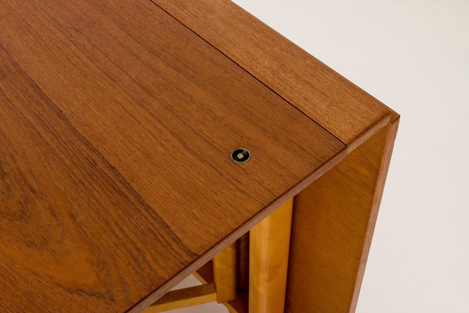 photo for sale Maria eettafel van Bruno Mathsson, teak en beuk, jaren 1930, Zweden