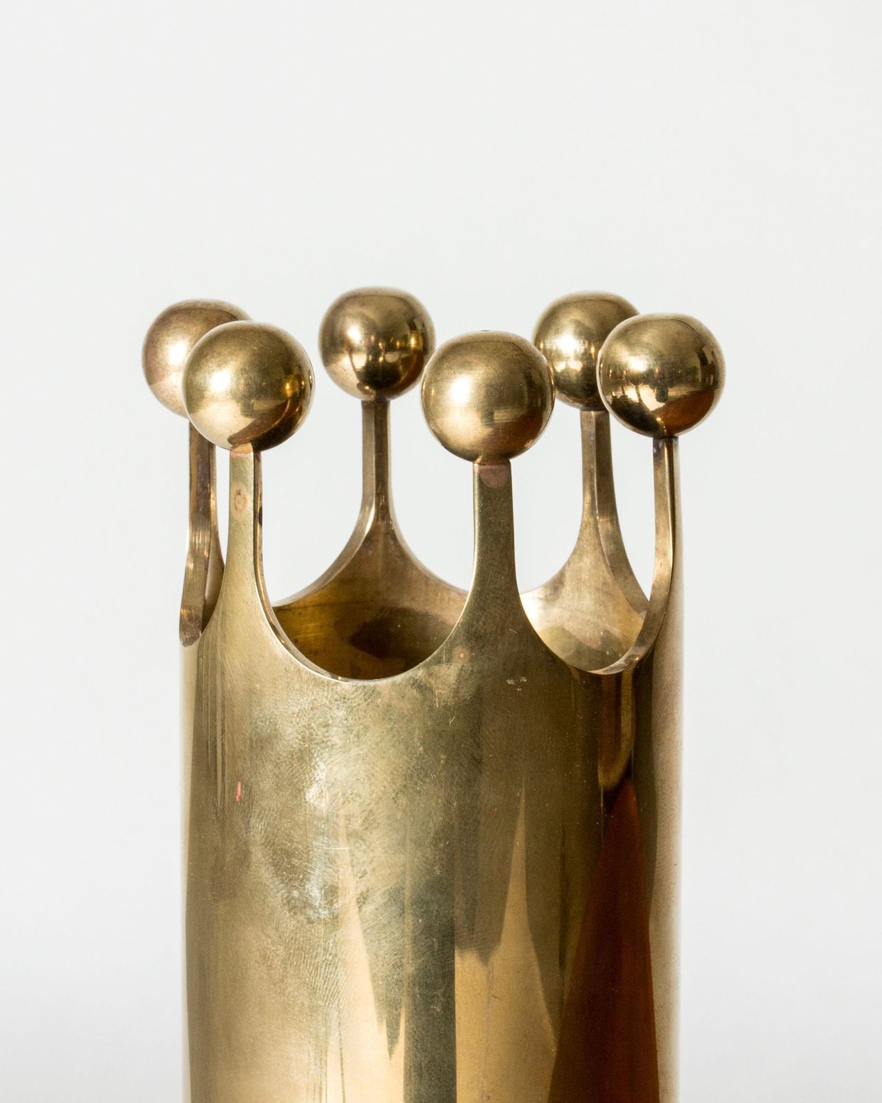 Vase moderniste en laiton par Pierre Forssell pour Skultuna, Suède photo Décoration