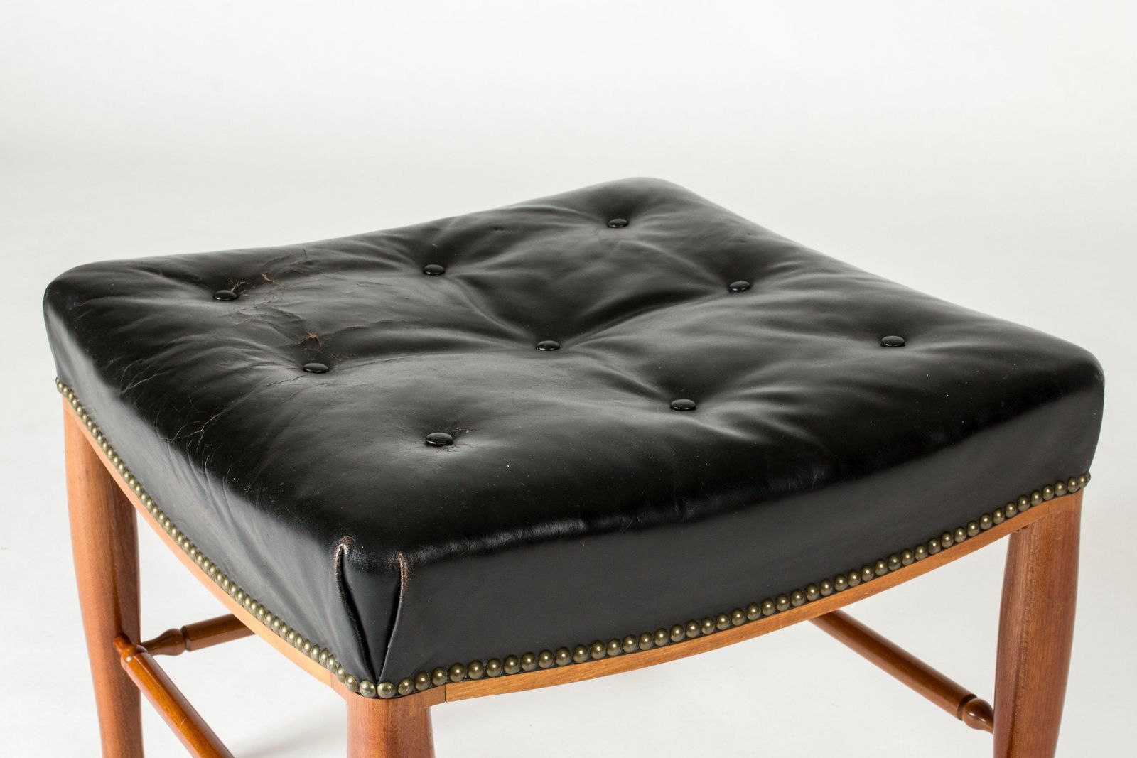 Pouf mid-century modern en cuir, Josef Frank, Svenskt Tenn, Suède, années 1950 photo buy