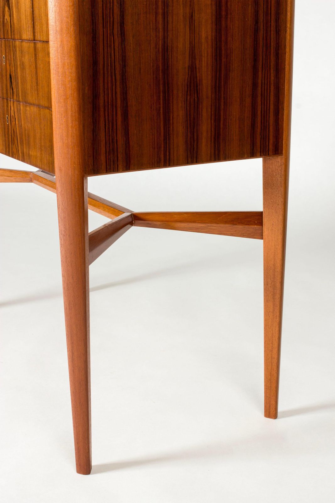 Cabinet d'examen d'apprentissage scandinave mid-century, par Carl Axel Acking, 1963 photo vinterior