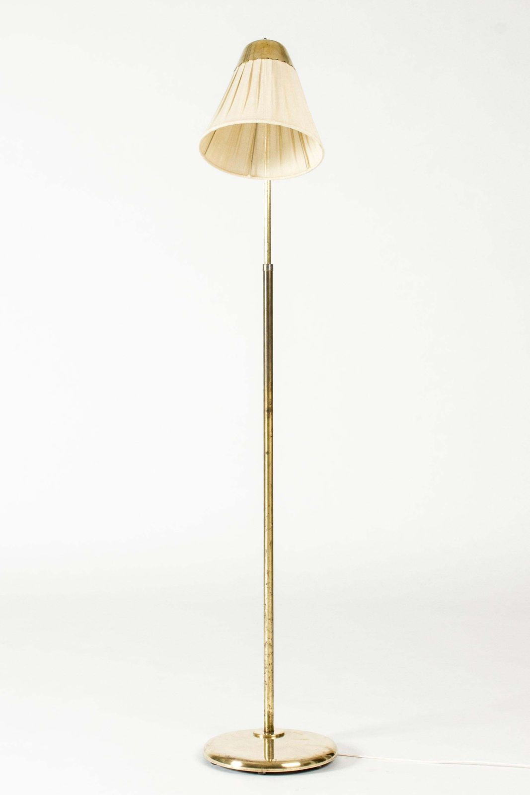 Mid-Century Modern Messing Vloerlamp van Böhlmarks, Zweden, jaren 1940 photo Verlichting