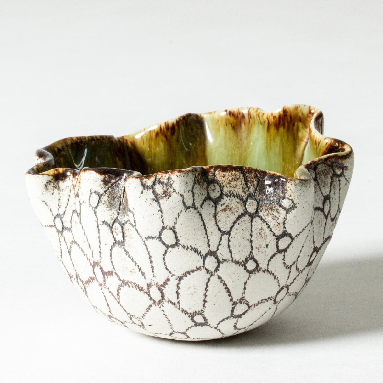 Uniek mid-century stoneware schaal van Bengt Berglund, Gustavsberg, jaren 1960 photo furniture