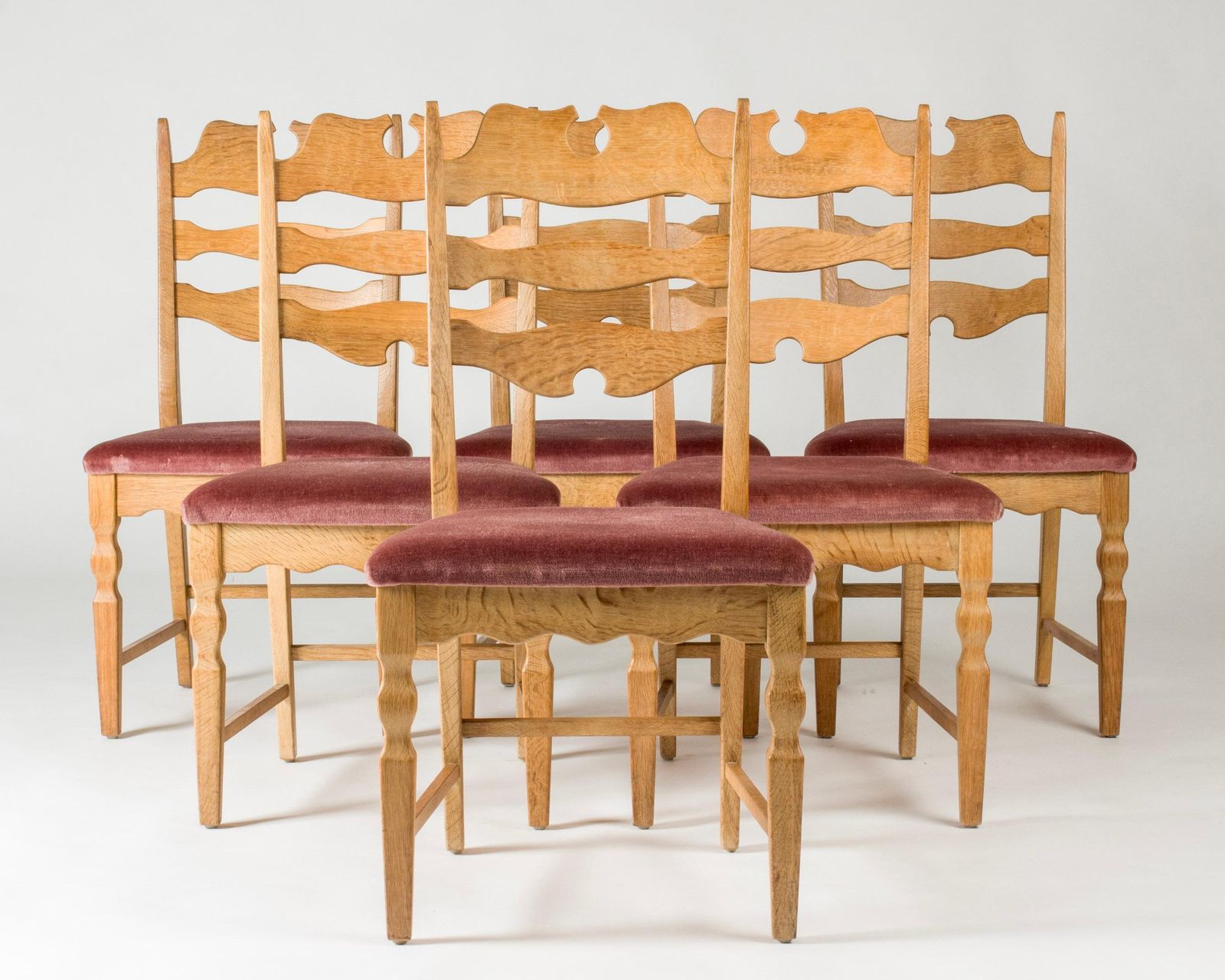Mid-century eetkamerstoelen van Henning Kjærnulf, Denemarken, jaren 1960, set van zes photo furniture
