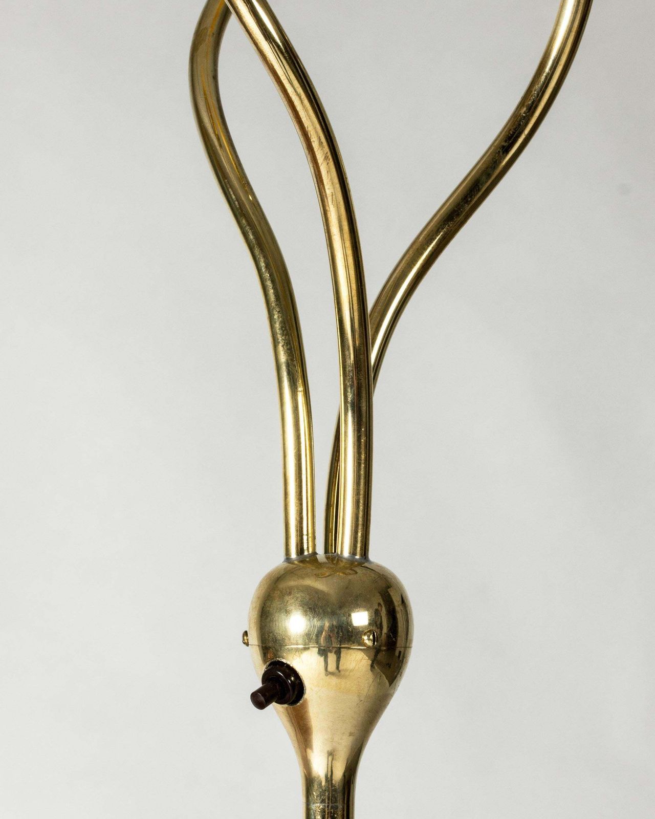 Lampadaire mid-century modern en laiton par Mauri Almari, Idman, Finlande, années 1950 photo buy