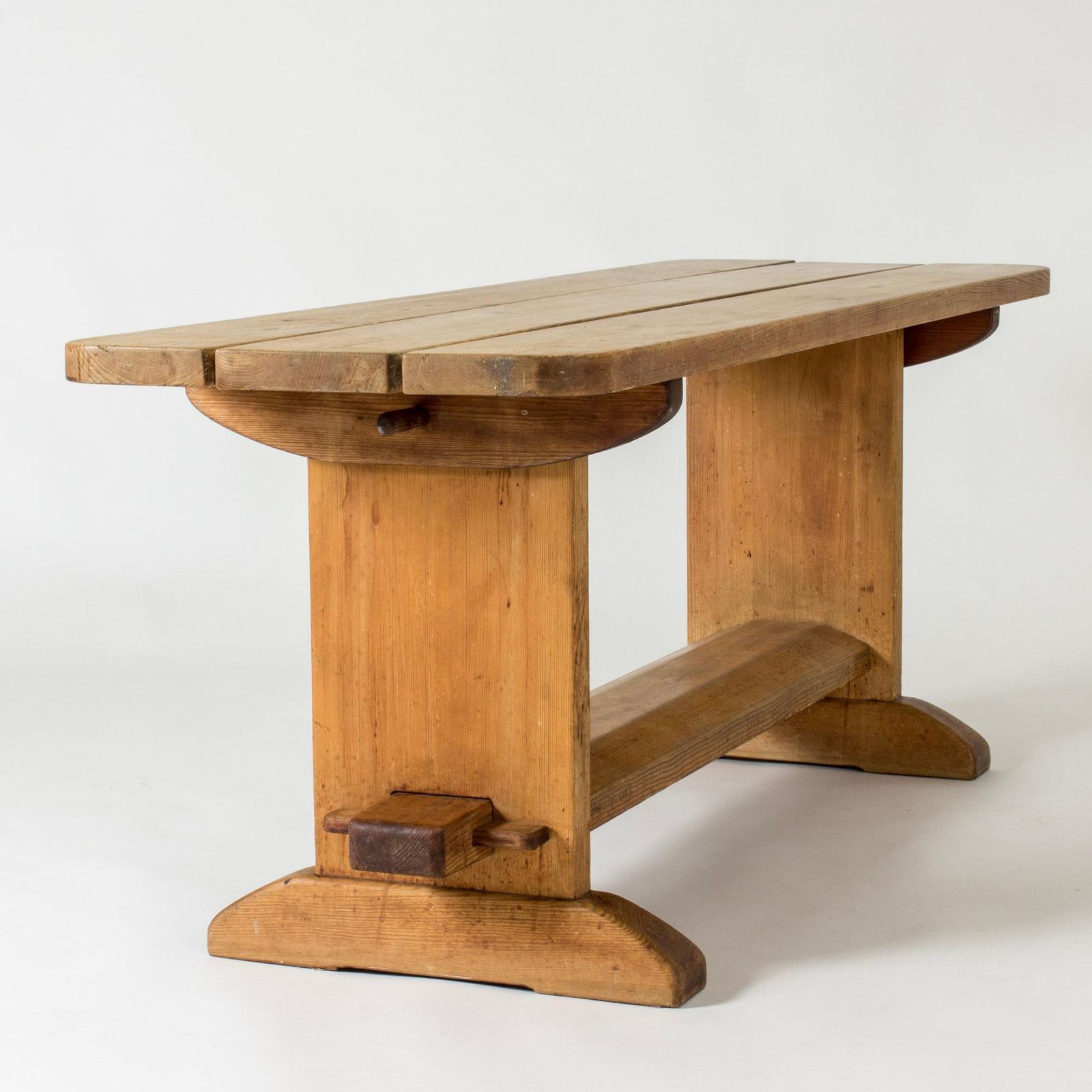 Table à manger scandinave moderne « Skoga », Axel Einar Hjorth, Nk, Suède, années 1930 photo vinterior