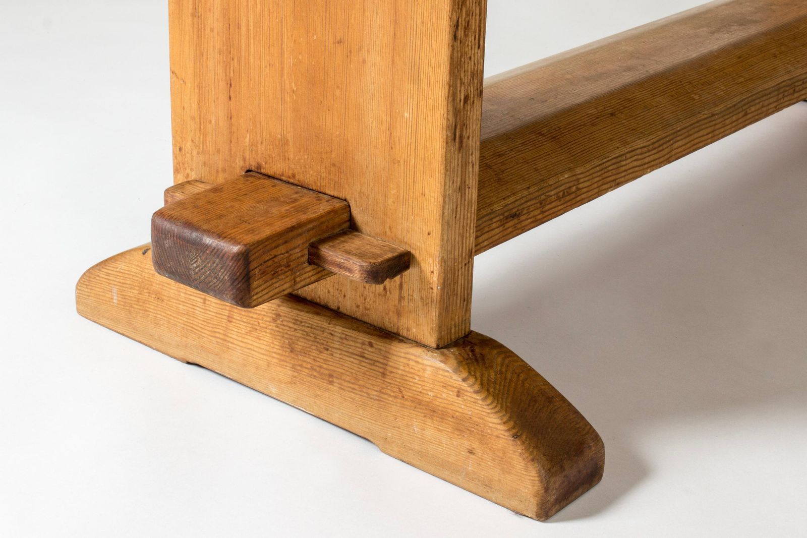 photo for sale Table à manger scandinave moderne « Skoga », Axel Einar Hjorth, Nk, Suède, années 1930