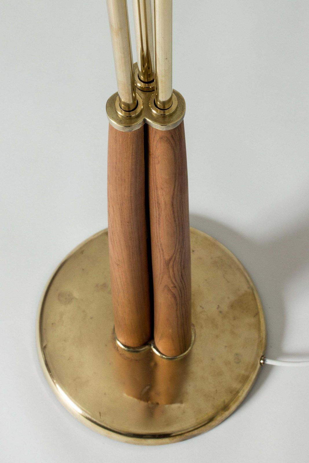 photo furniture Scandinavische mid-century messing vloerlamp, Zweden, jaren 1940