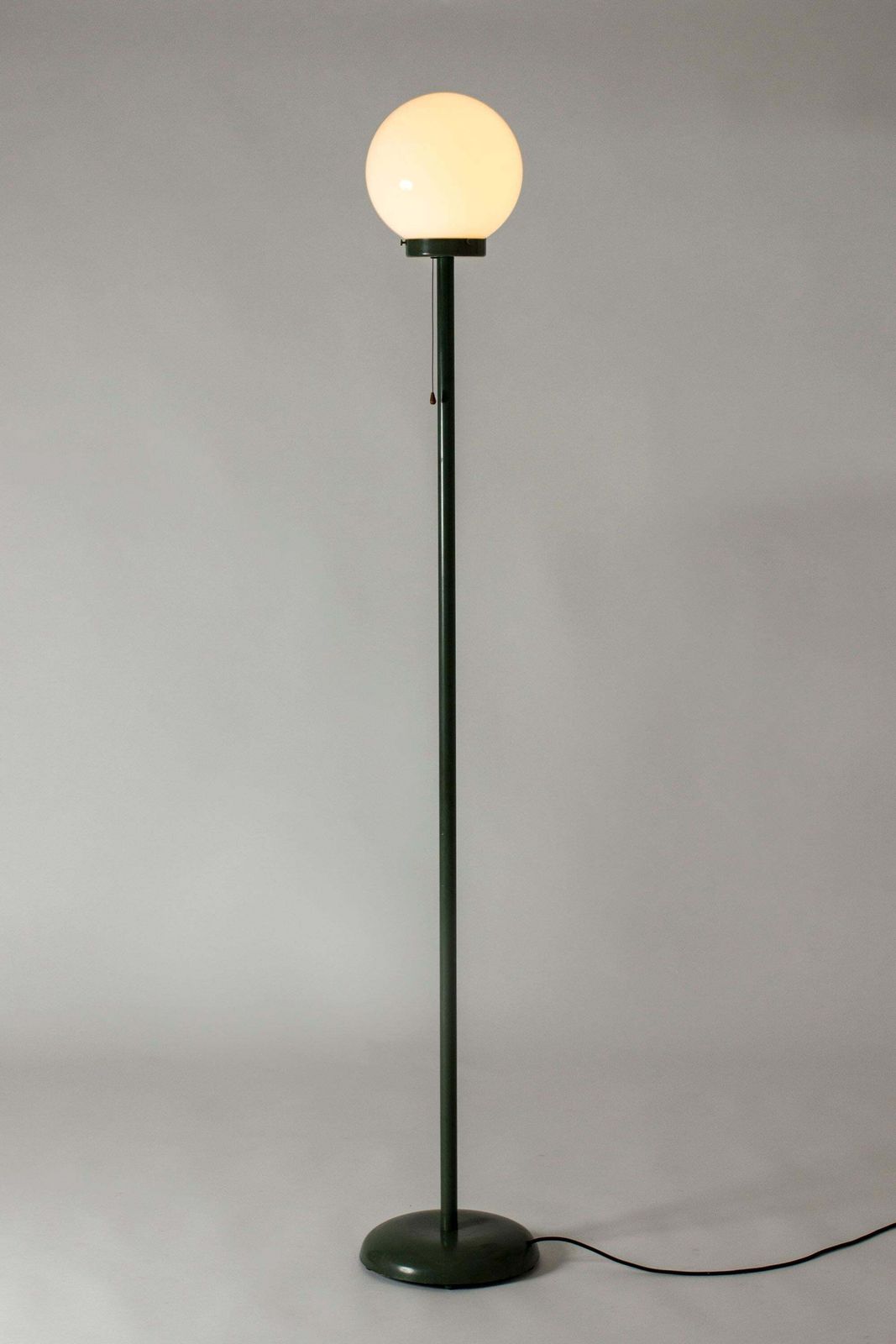 Zweeds Modern vloerlamp, Zweden, jaren 1930 photo furniture