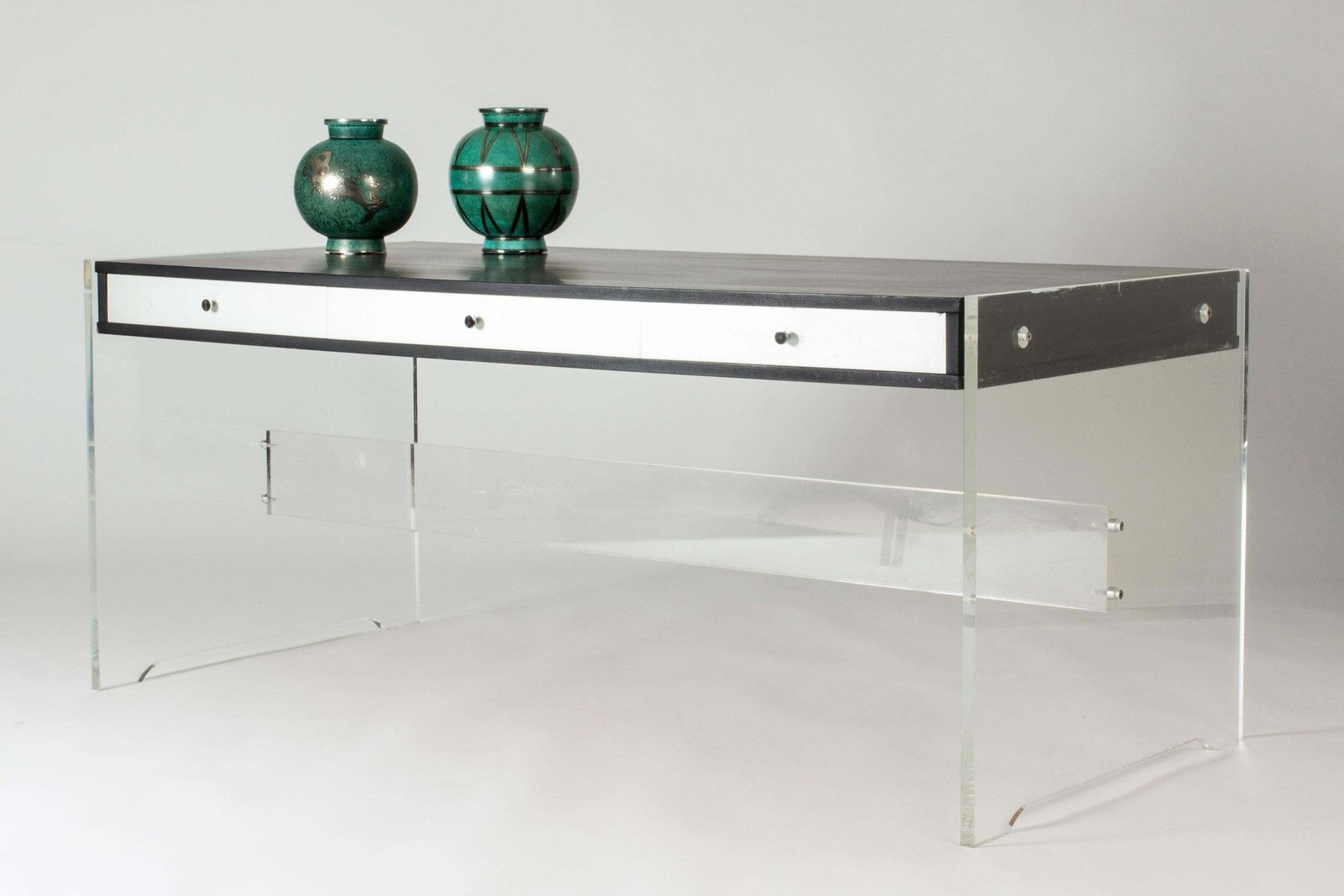 photo furniture Bureau en plexiglas par Poul Nørreklit, Danemark, années 1970
