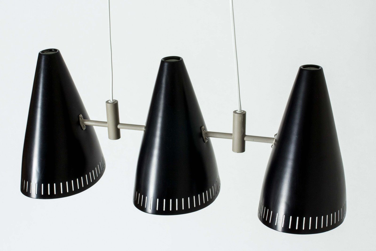 Zweedse gelakte metalen plafondlamp van Eje Ahlgren voor Luco, jaren 1950 photo buy