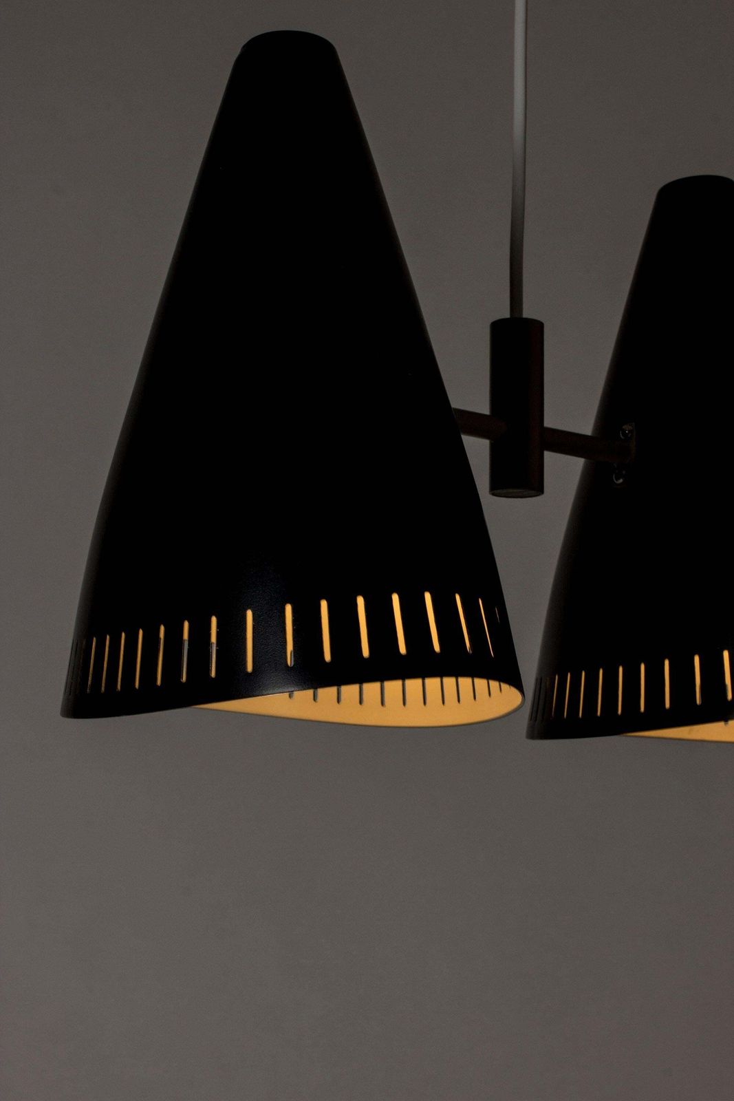 photo furniture Zweedse gelakte metalen plafondlamp van Eje Ahlgren voor Luco, jaren 1950