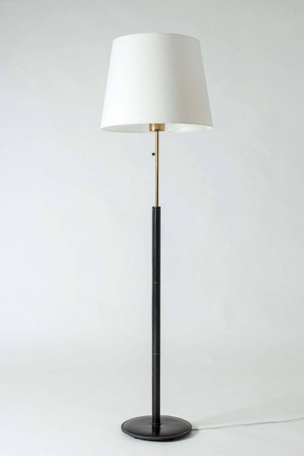 Lampadaire mid-century modern Bergboms en cuir et laiton, années 1950 photo furniture
