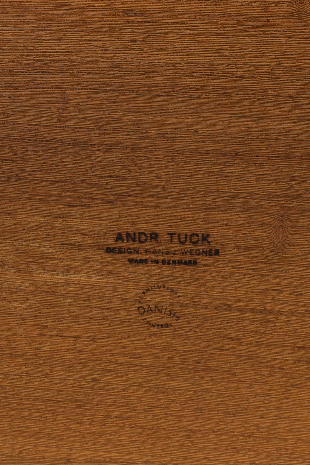 photo for sale Deense salontafel ca. jaren 1960 van Hans J. Wegner voor Andreas Tuck